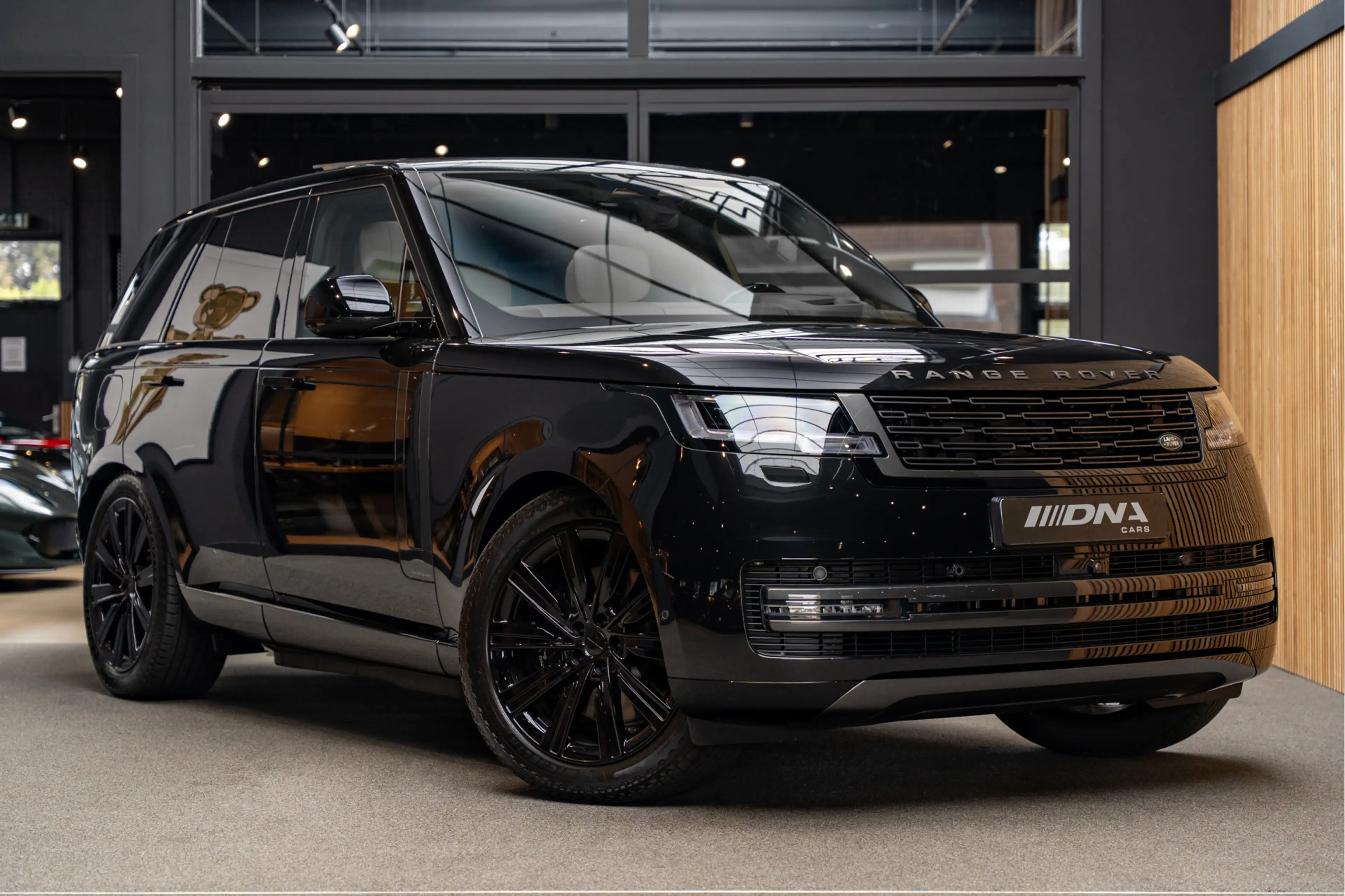 Land Rover Range Rover P550e Autobiography Koelbox Trekhaak Comfortseats