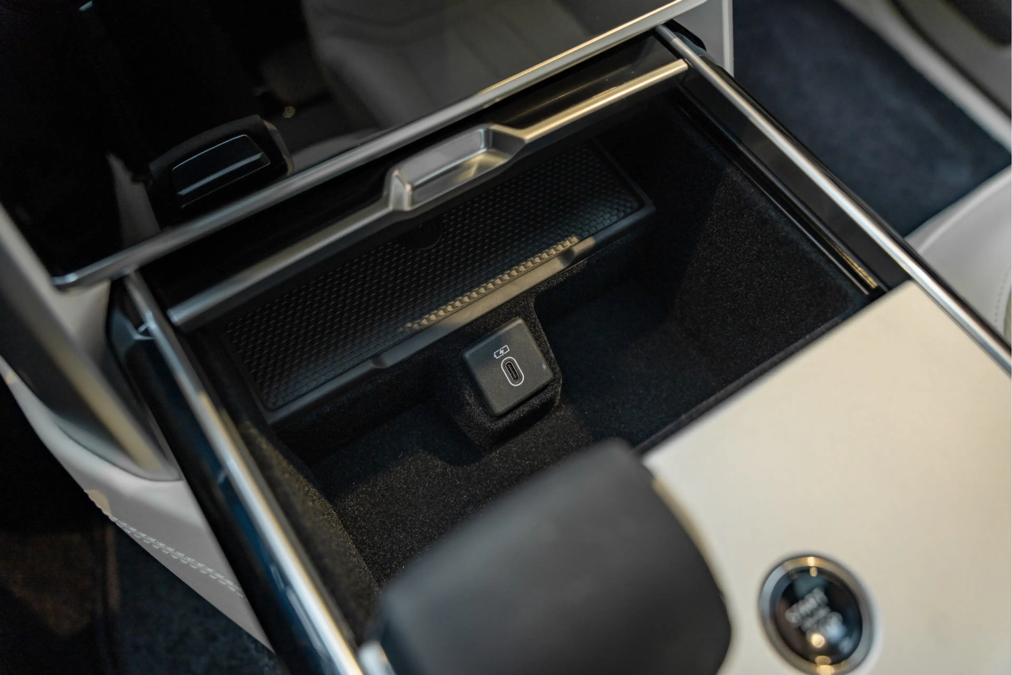 Land Rover Range Rover P550e Autobiography Koelbox Trekhaak Comfortseats — photo 37