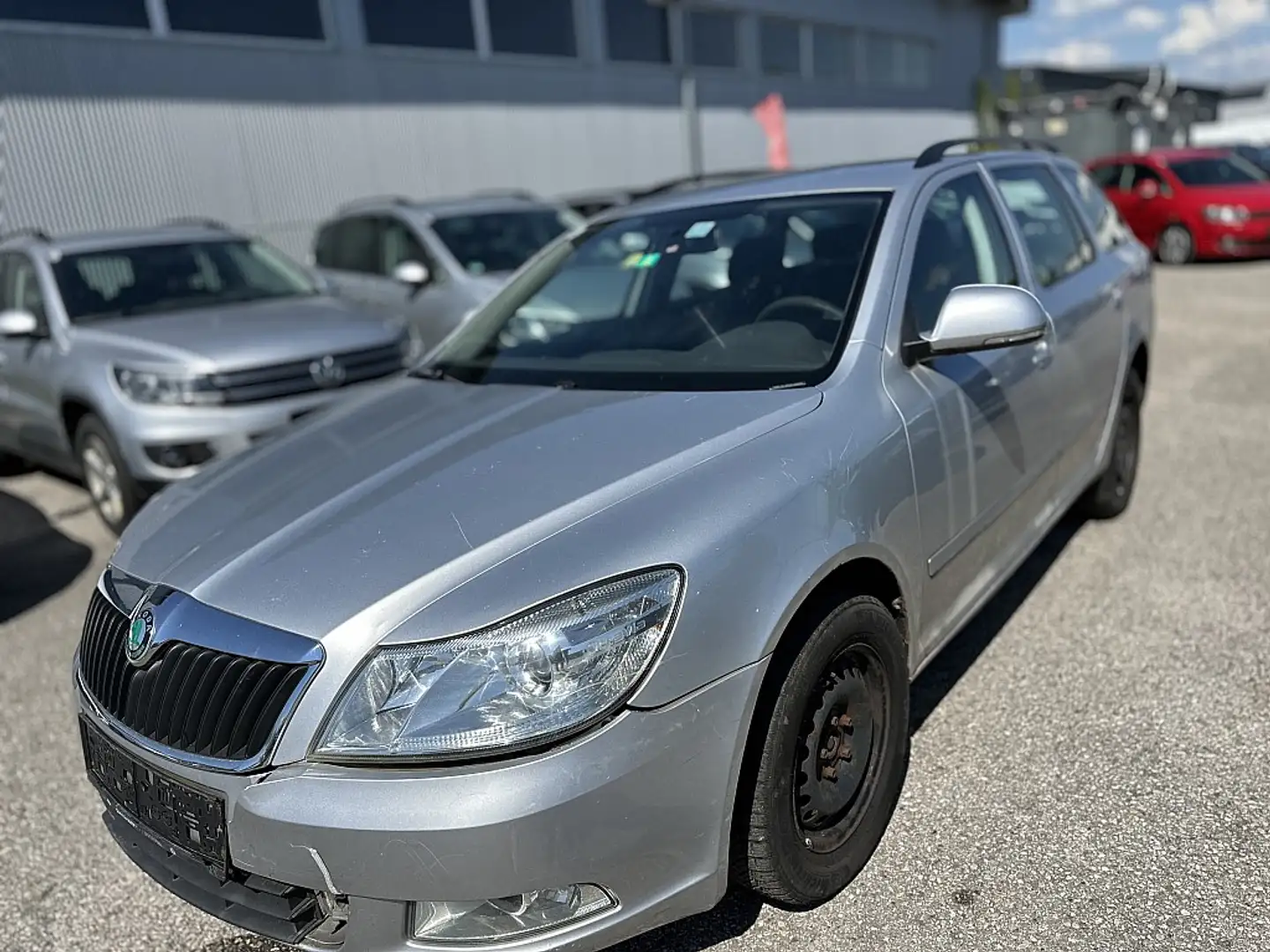 Skoda Octavia Combi Elegance 1,6 TDI CR DPF 4x4 Silber - 1