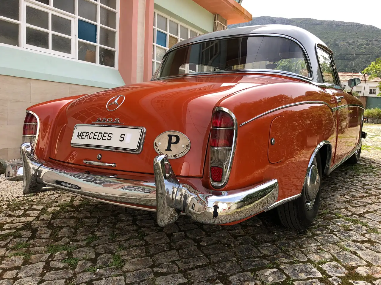 Mercedes-Benz 220 Ponton, foto 1