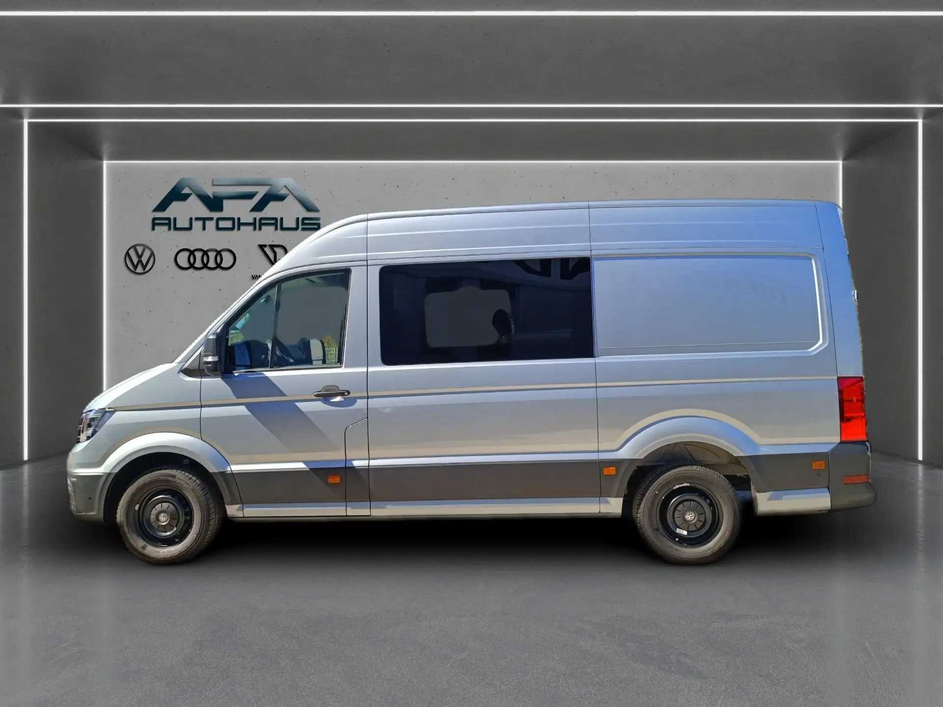 폭스바겐 Volkswagen Crafter 35 4x4 KAWA Plus MR AHK*Sthg*RFK*Navi 2026 블루 사진 4