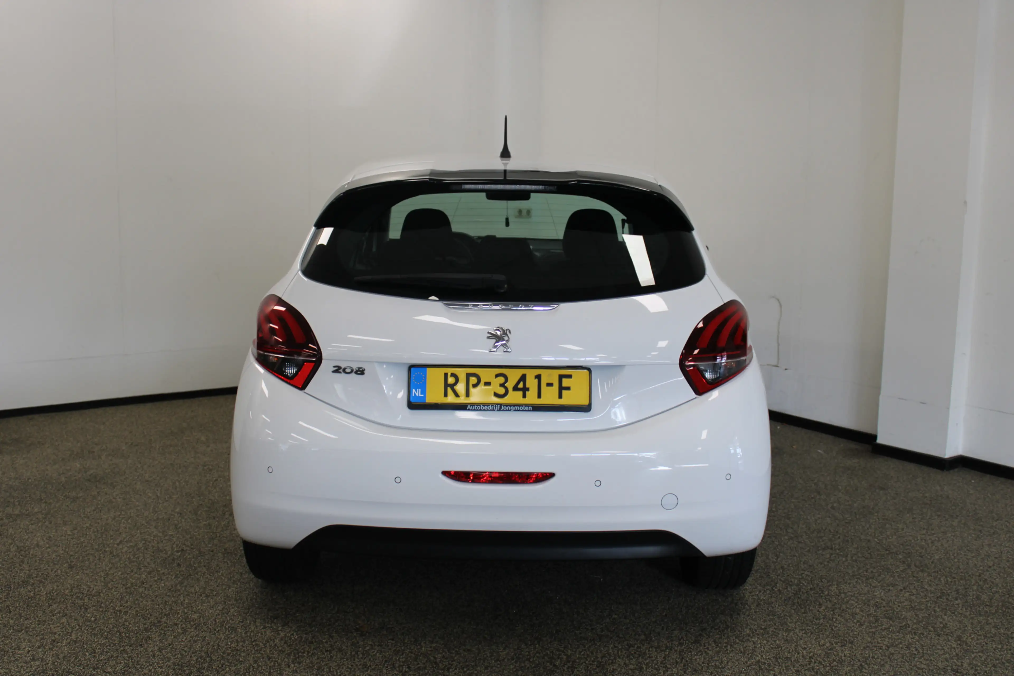 Peugeot 208 1.2 PureTech Blue Lion — photo 6