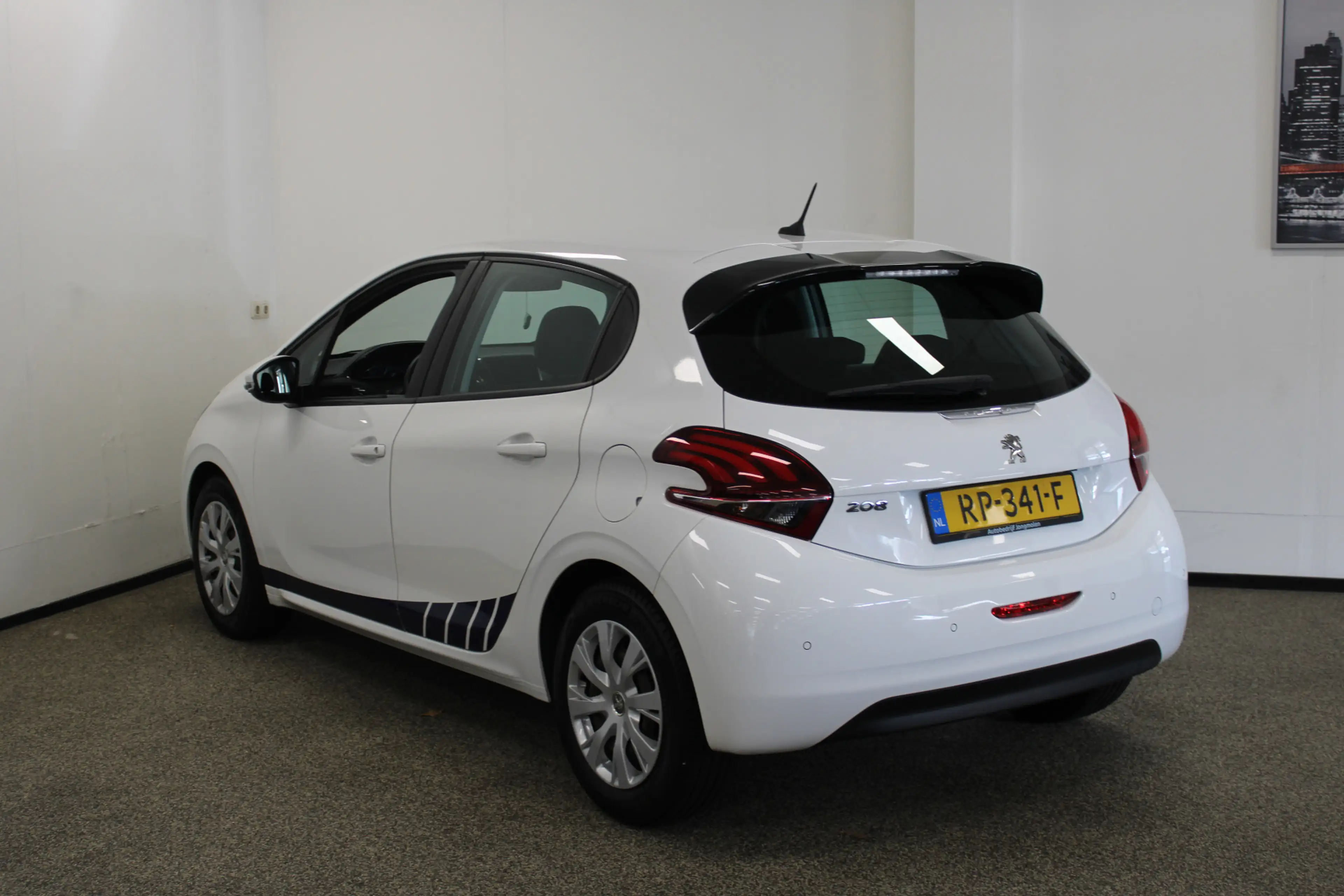 Peugeot 208 1.2 PureTech Blue Lion — photo 8