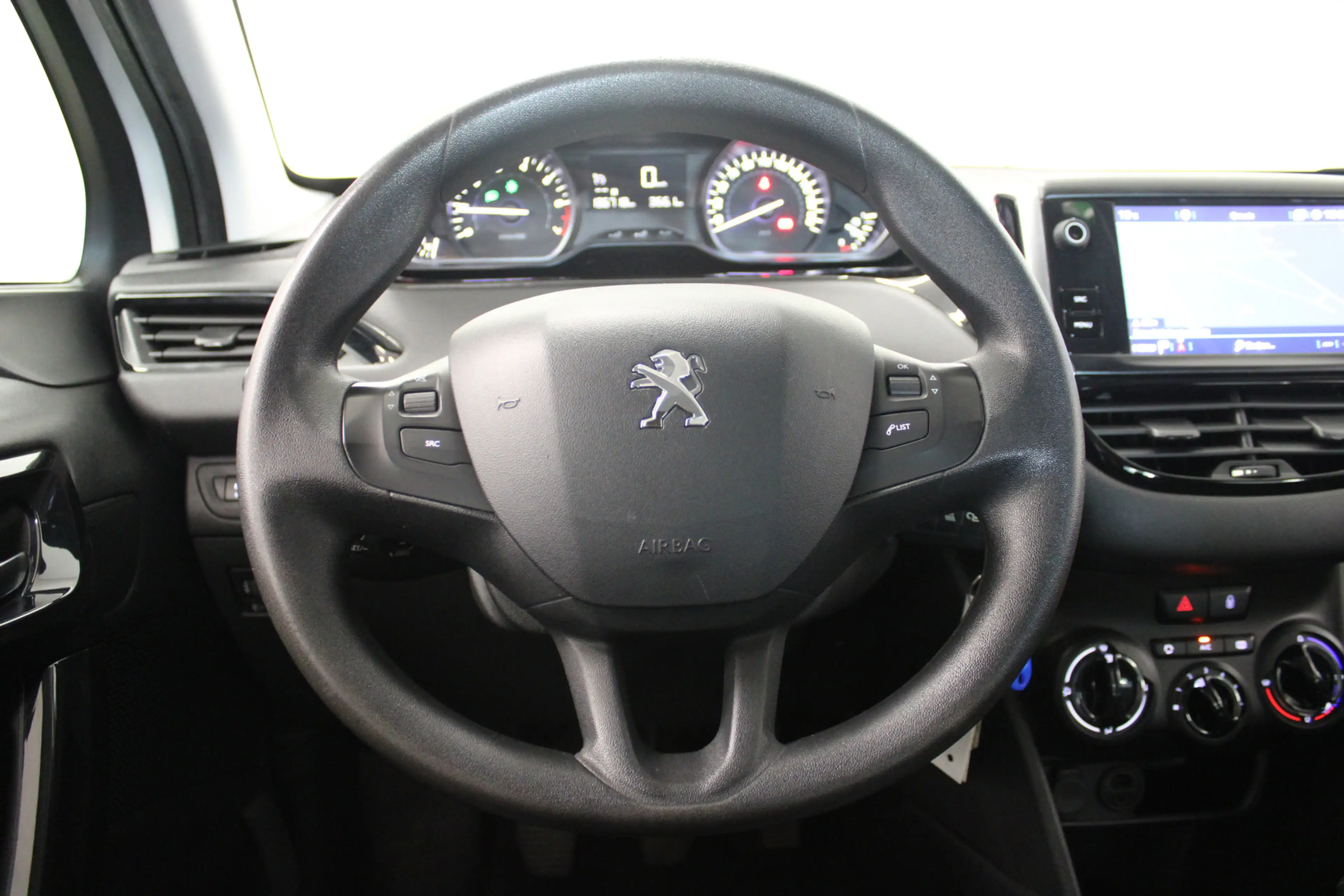 Peugeot 208 1.2 PureTech Blue Lion — photo 12
