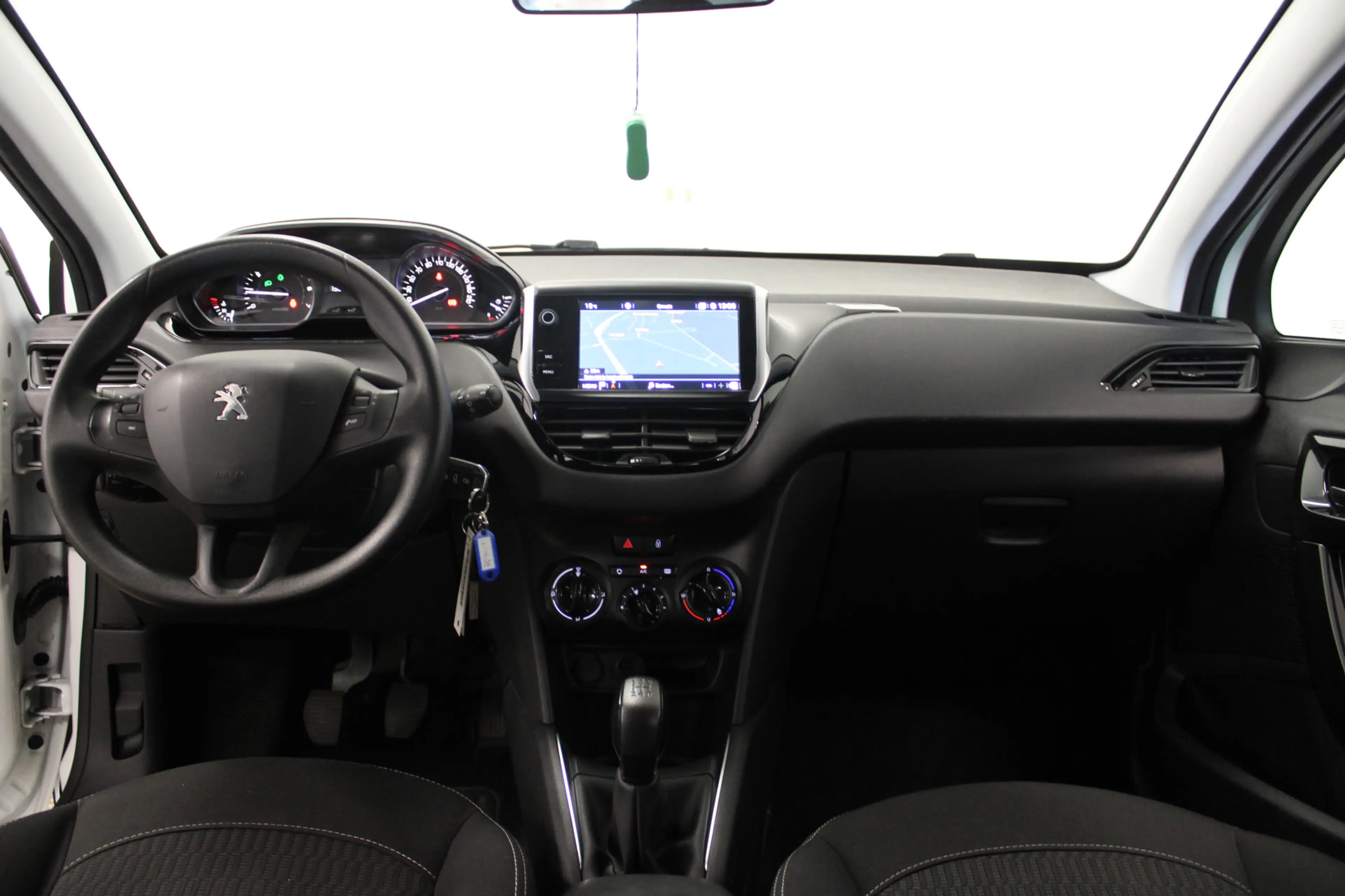 Peugeot 208 1.2 PureTech Blue Lion — photo 3
