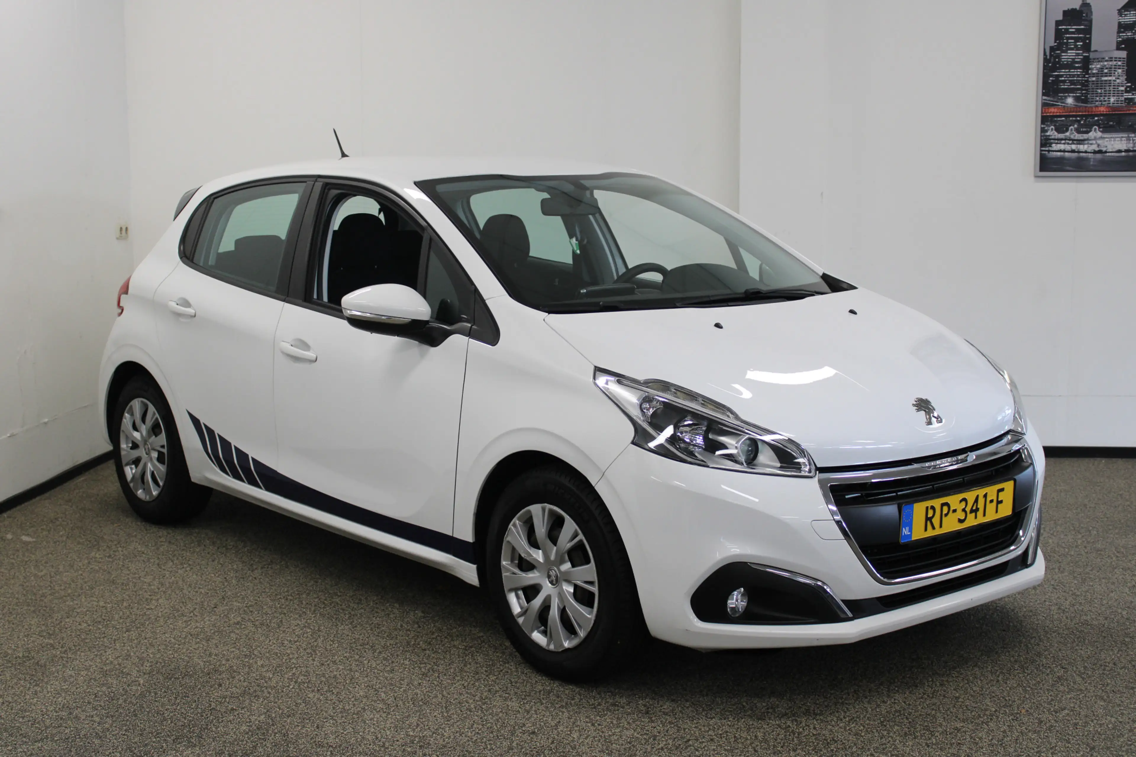 Peugeot 208 1.2 PureTech Blue Lion — photo 7