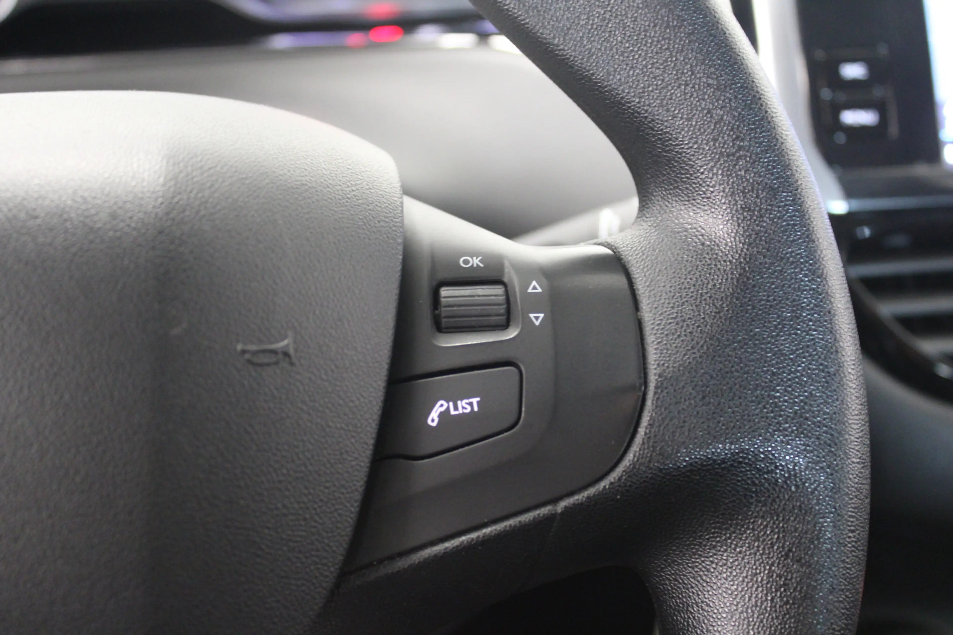 Peugeot 208 1.2 PureTech Blue Lion — photo 14