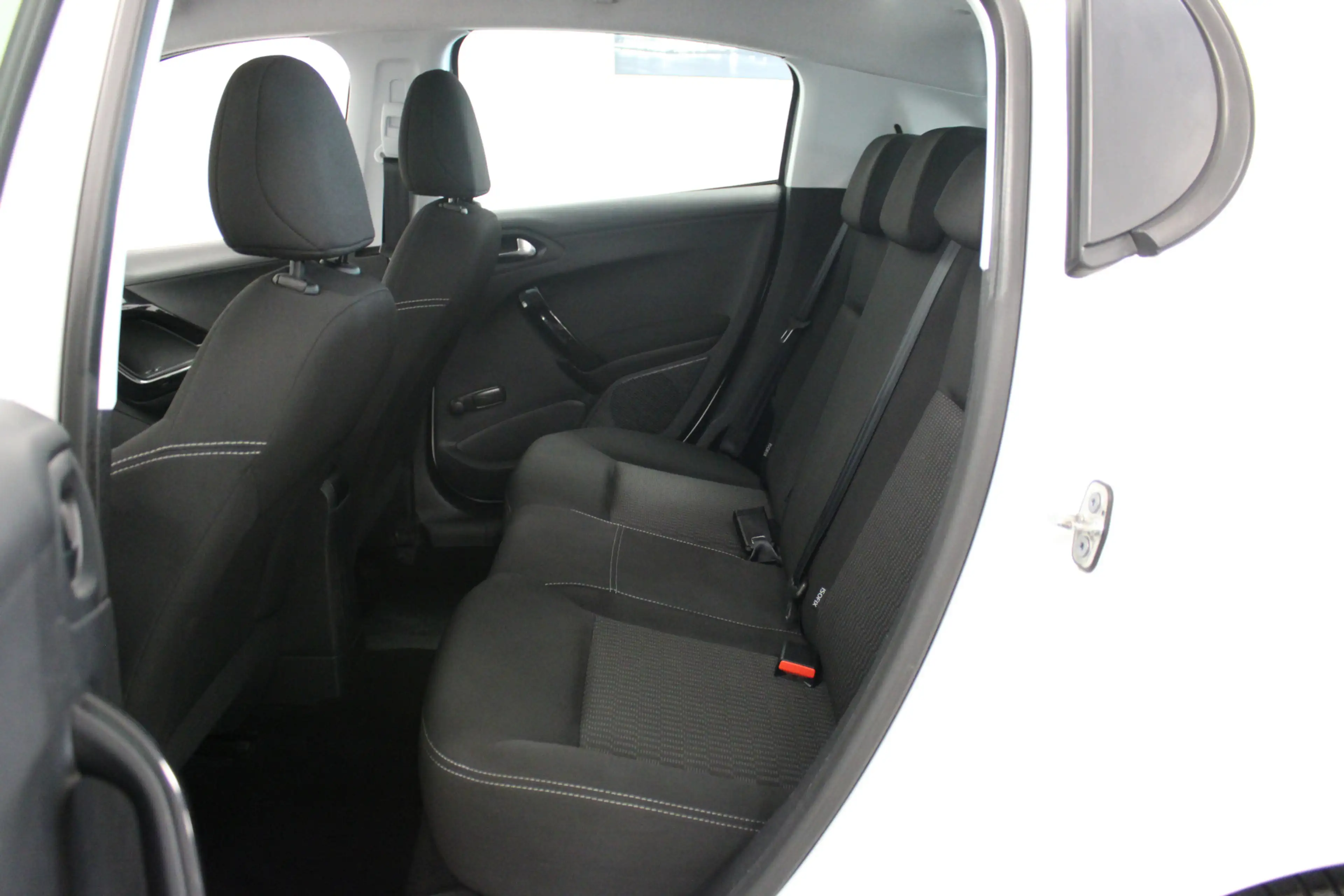 Peugeot 208 1.2 PureTech Blue Lion — photo 11