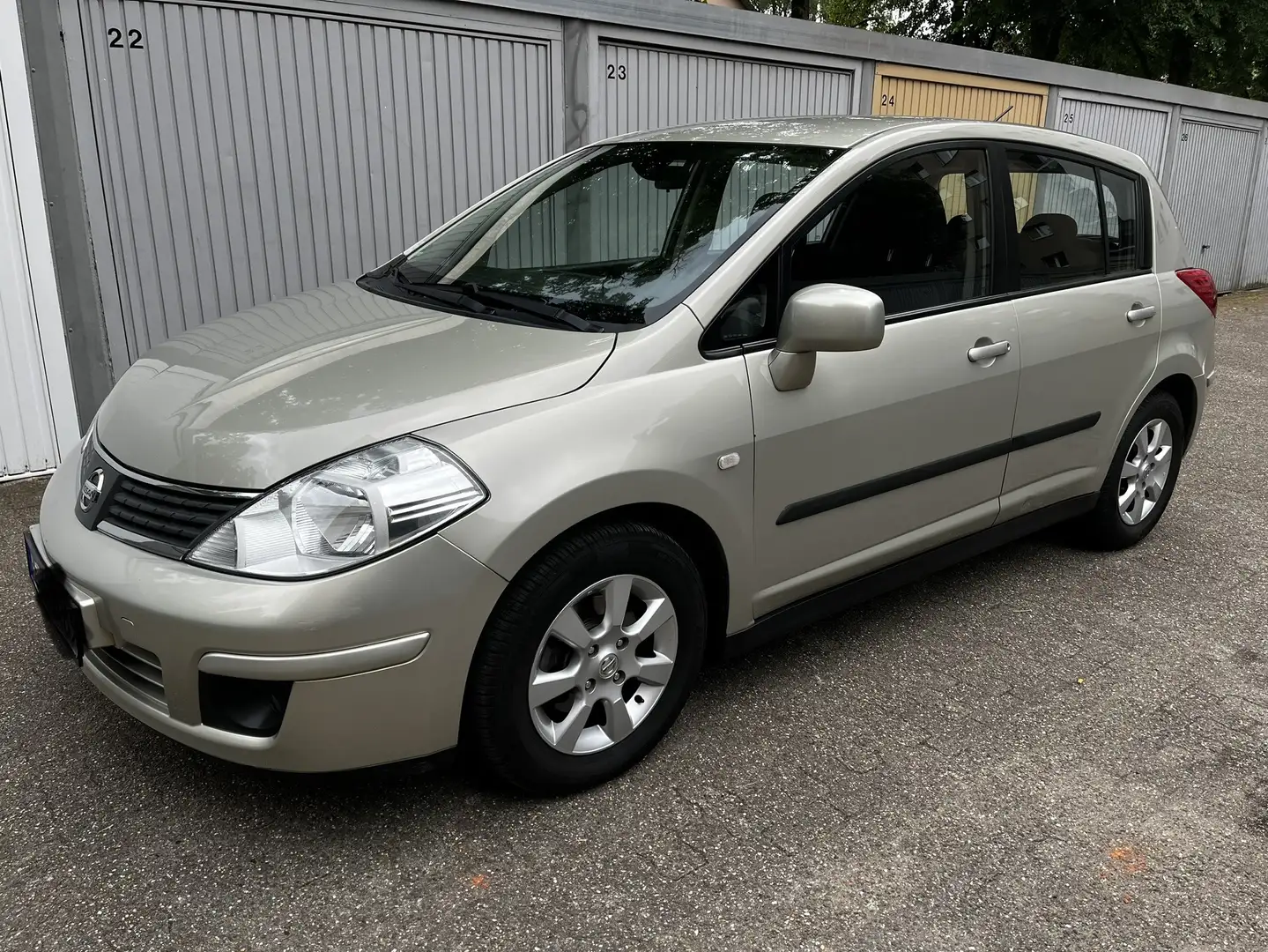 Nissan Tiida 1.8 tekna - 2