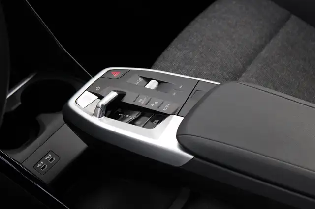 BMW 2 Series view 11