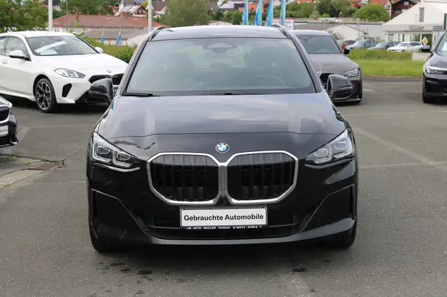 BMW 2 Series view 3