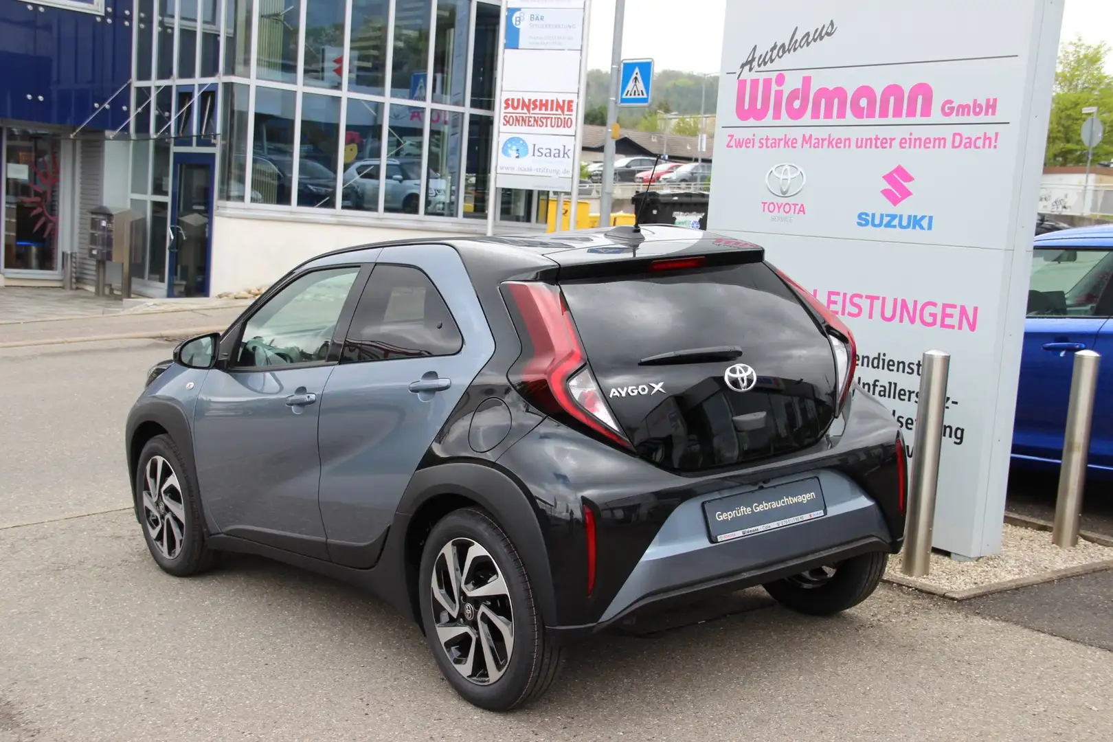 Toyota Aygo X Aygo X 1.0 Teamplayer Klima VERSCHIEDENE FARBEN Gris - 2