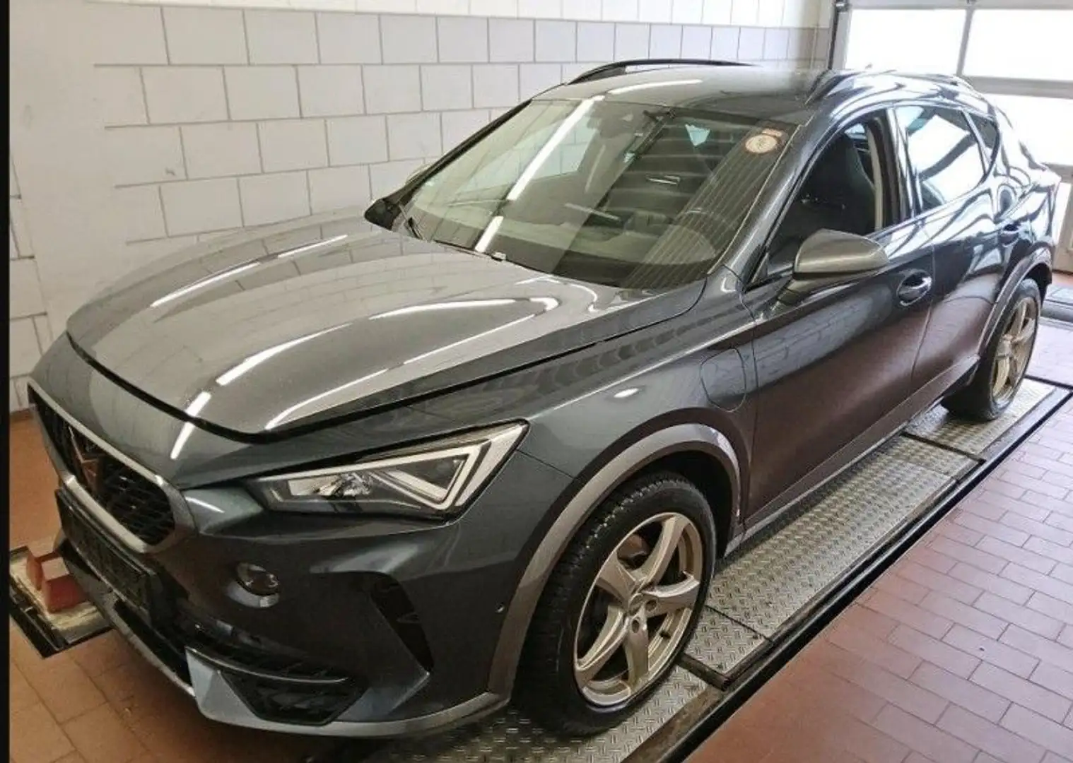 CUPRA Formentor 1.4 e-Hybrid DSG PHEV LED Leder AHK Ka Grau - 2
