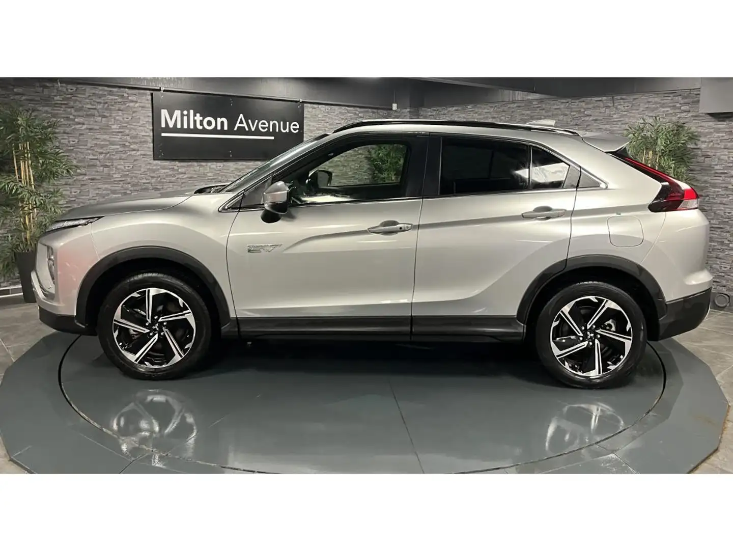 Mitsubishi Eclipse Cross Eclipse Cross 2.4 MIVEC Phev 4WD - 188 Business Grijs - 2