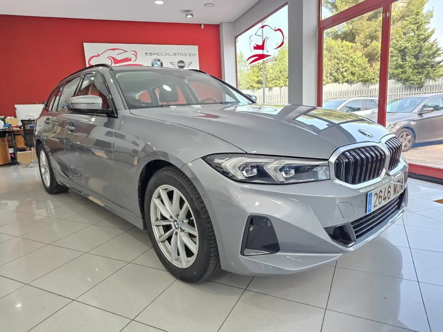 BMW 318 318d Auto.Touring Gris - 1