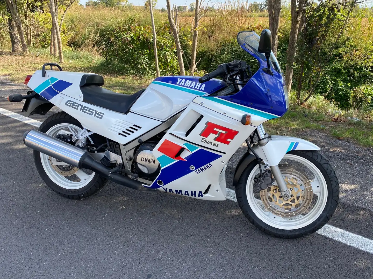 Yamaha FZ 750 Bleu - 2
