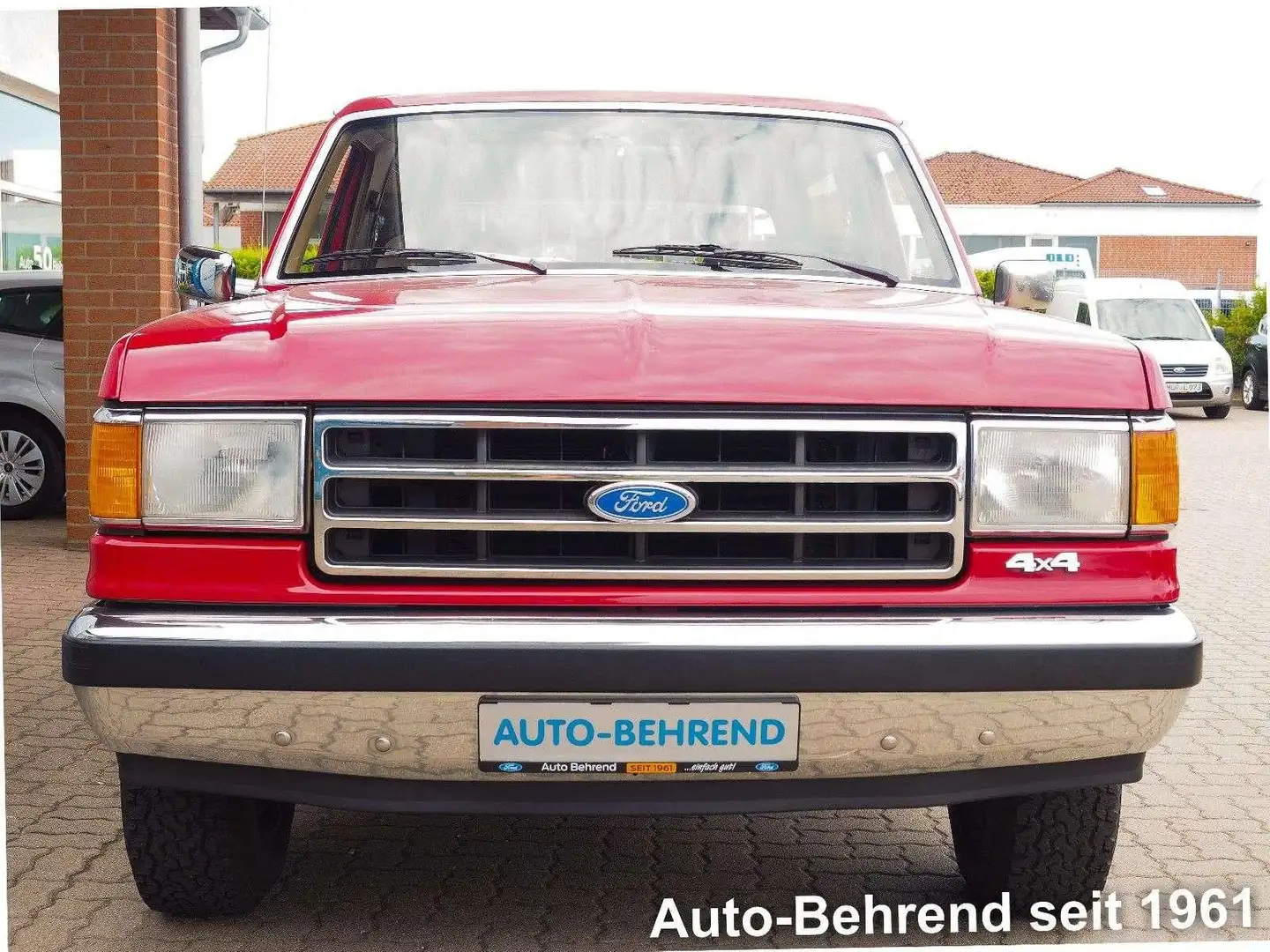 Ford Bronco Eddie Bauer 4x4 Rojo - 2