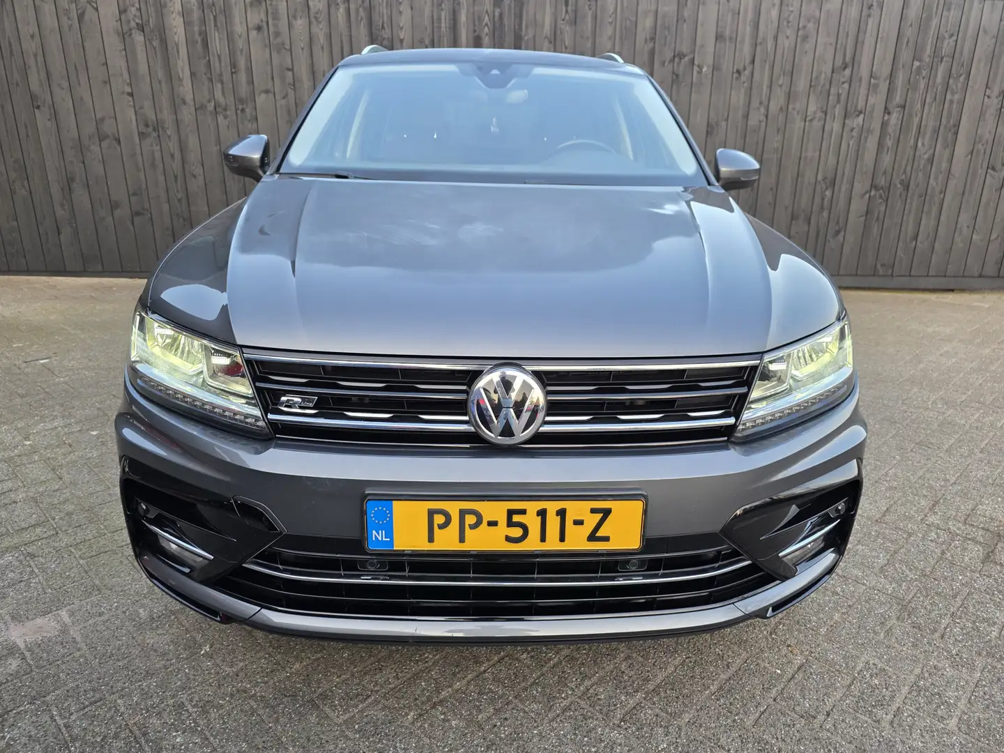 Volkswagen Tiguan 1.4 TSI ACT Highline Grijs - 2