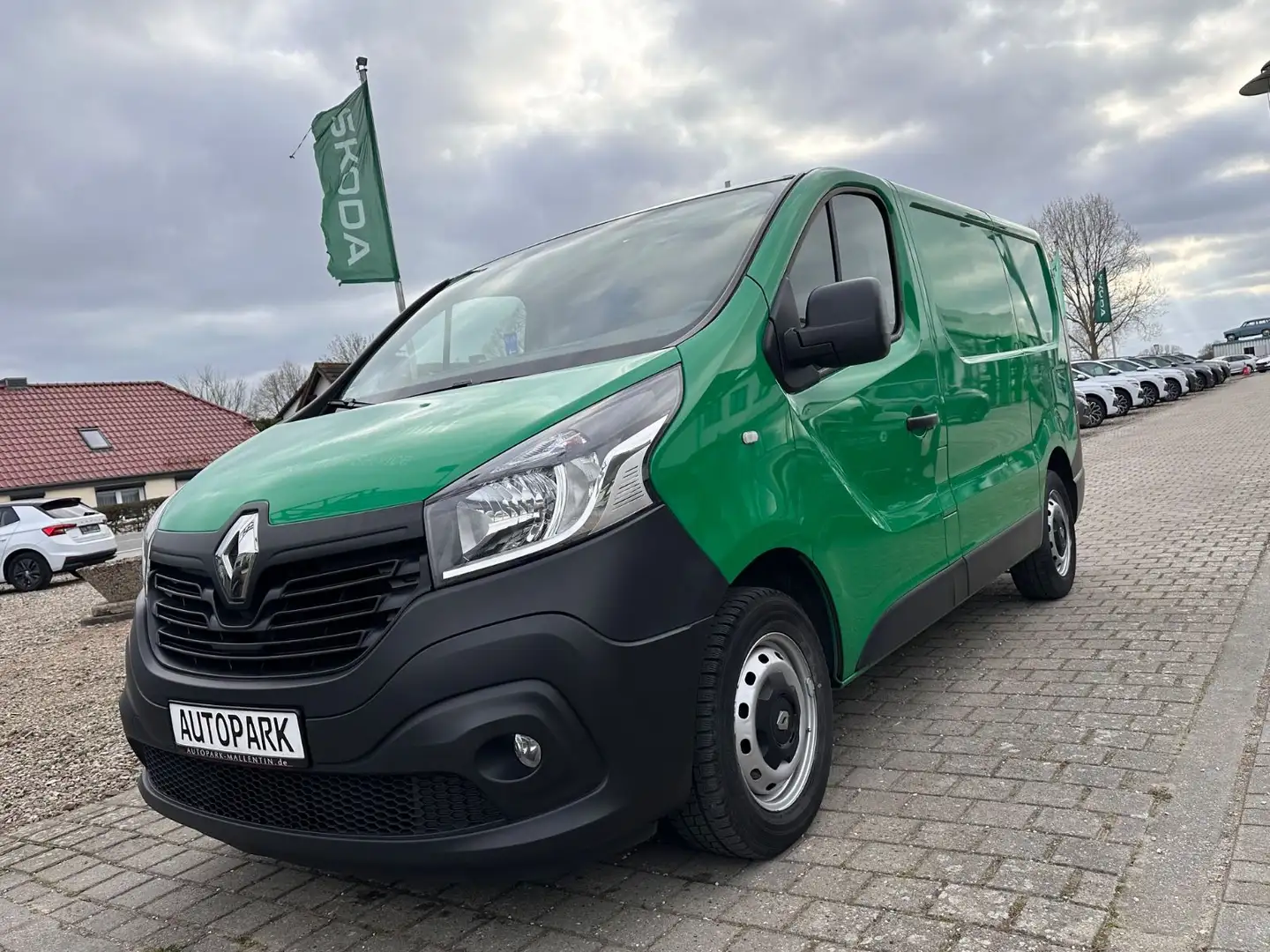 Renault Trafic Kasten L1H1 2,9t Komfort *KLIMA*1.HAND* Зелений - 2