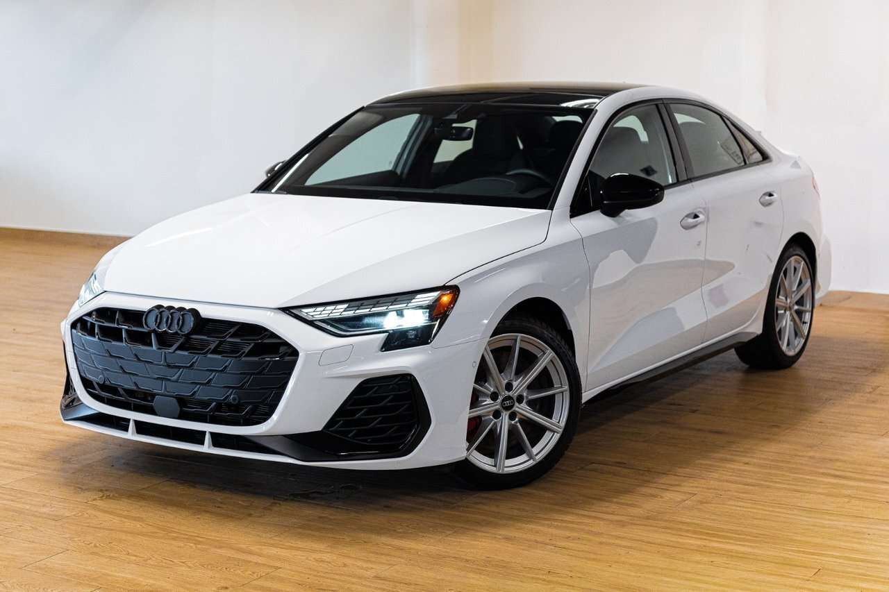 2025 Audi S3 ** KOMFORT ** Komfort Package *  4-pipe exhaust sy