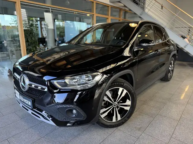 Mercedes-Benz GLA 220 d Style, 360, AHK, DAB, Tempomat! Navi