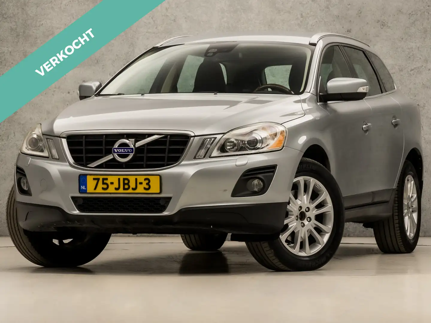 Volvo XC60 2.4D AWD Sport 164Pk Automaat (YOUNGTIMER, 5 CILIN Grijs - 1