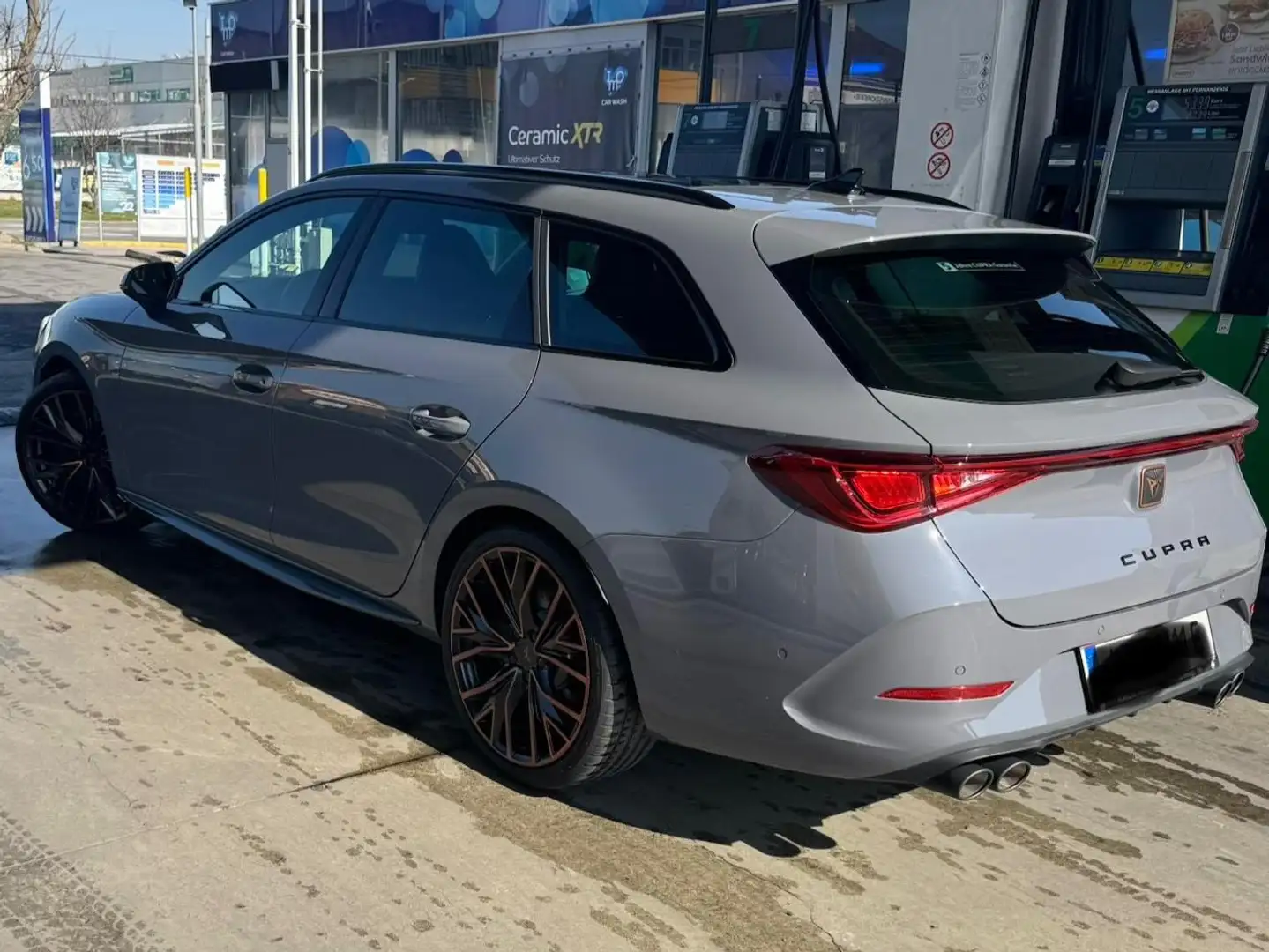 CUPRA Leon Leon SP Kombi VZ 2,0 TSI DSG 4Drive 310 Grau - 2
