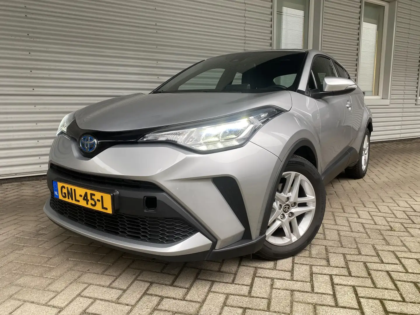 Toyota C-HR 1.8 Hybrid Business Grijs - 2