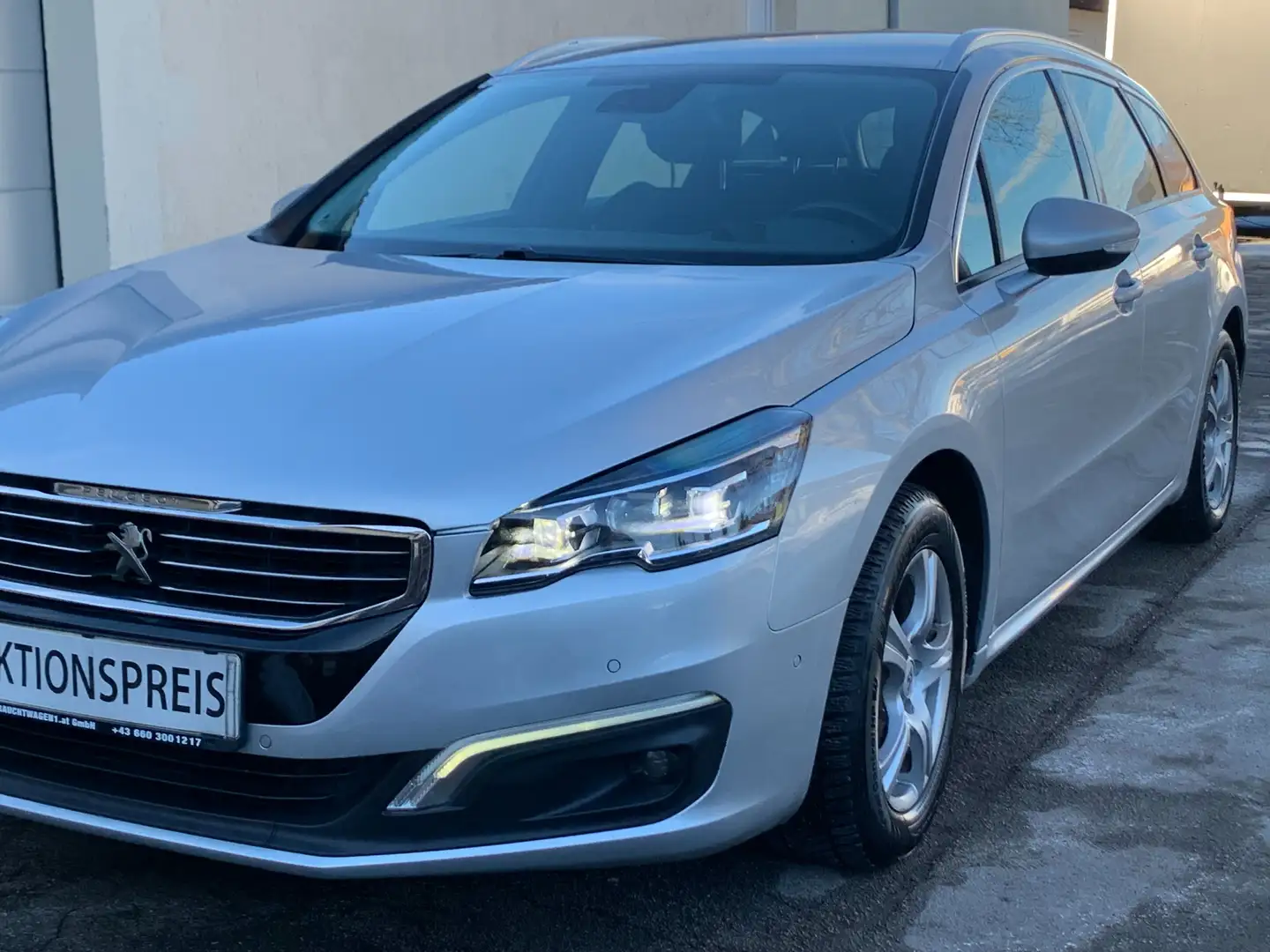 Peugeot 508 Business-Line, groß, sparsam, TOP Extras + AHK Grau - 1