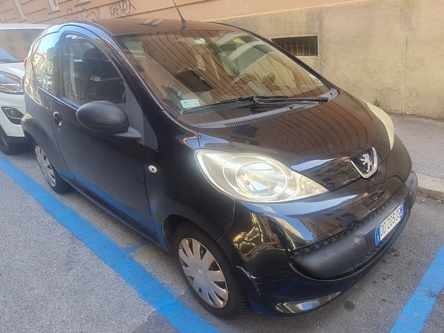 Peugeot 107 107 2005 3p 1.0 12v Plaisir Zwart - 1