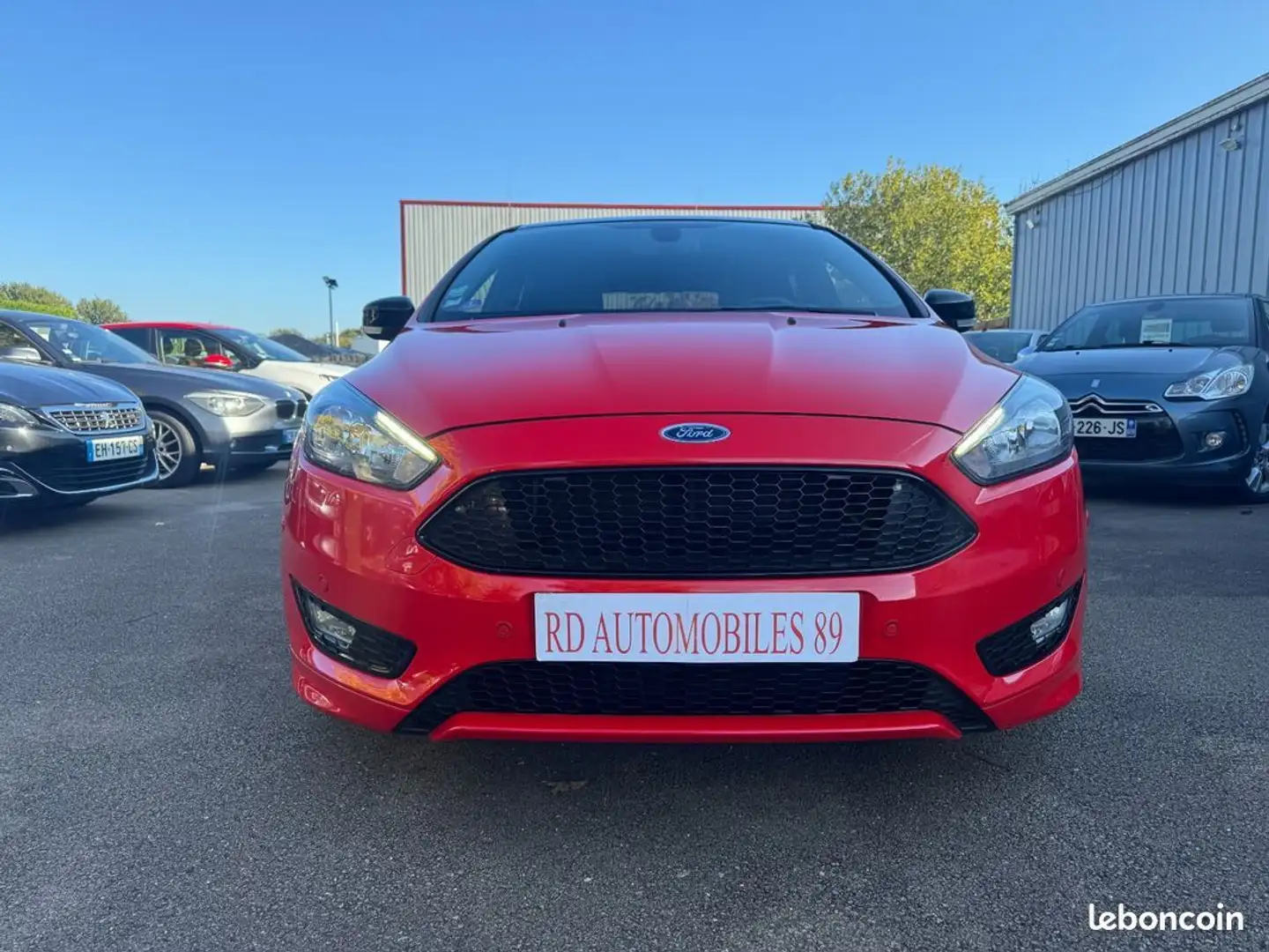 Ford Focus 1.0 125 CH ST-Line Rouge - 2
