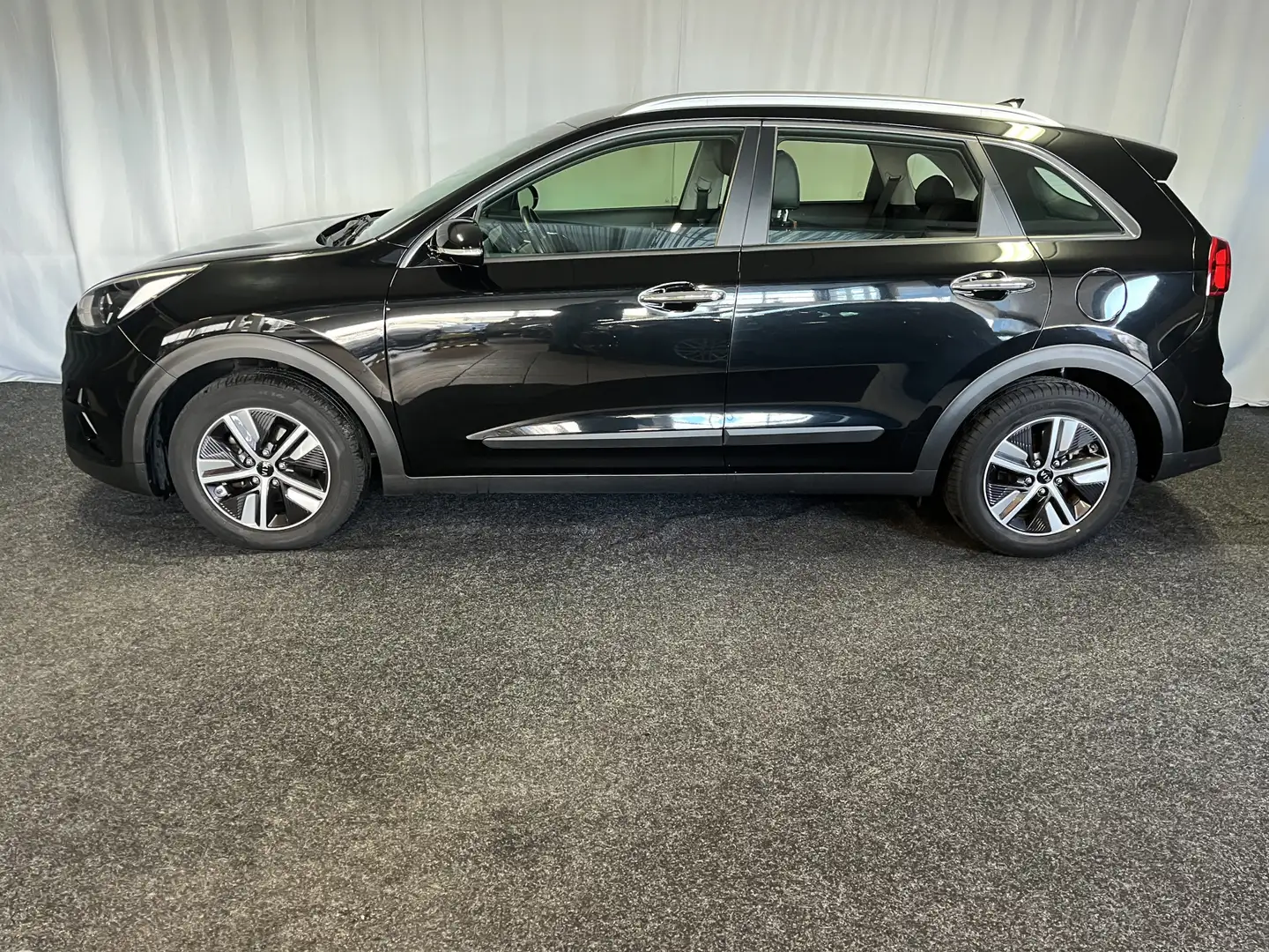 Kia Niro 1.6 GDi Hybrid DynamicLine 1E EIGN/ECC/APPLE/ADAPT Zwart - 2