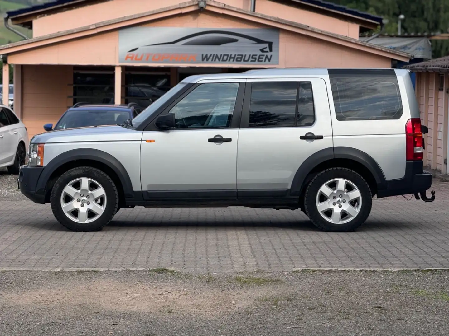 Land Rover Discovery TDV6 * XENON *AHK *4x4 Silber - 2