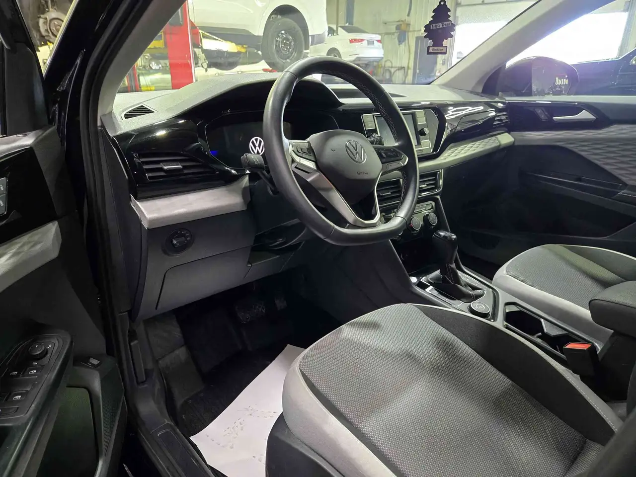 Volkswagen Taos снимка Volkswagen Taos