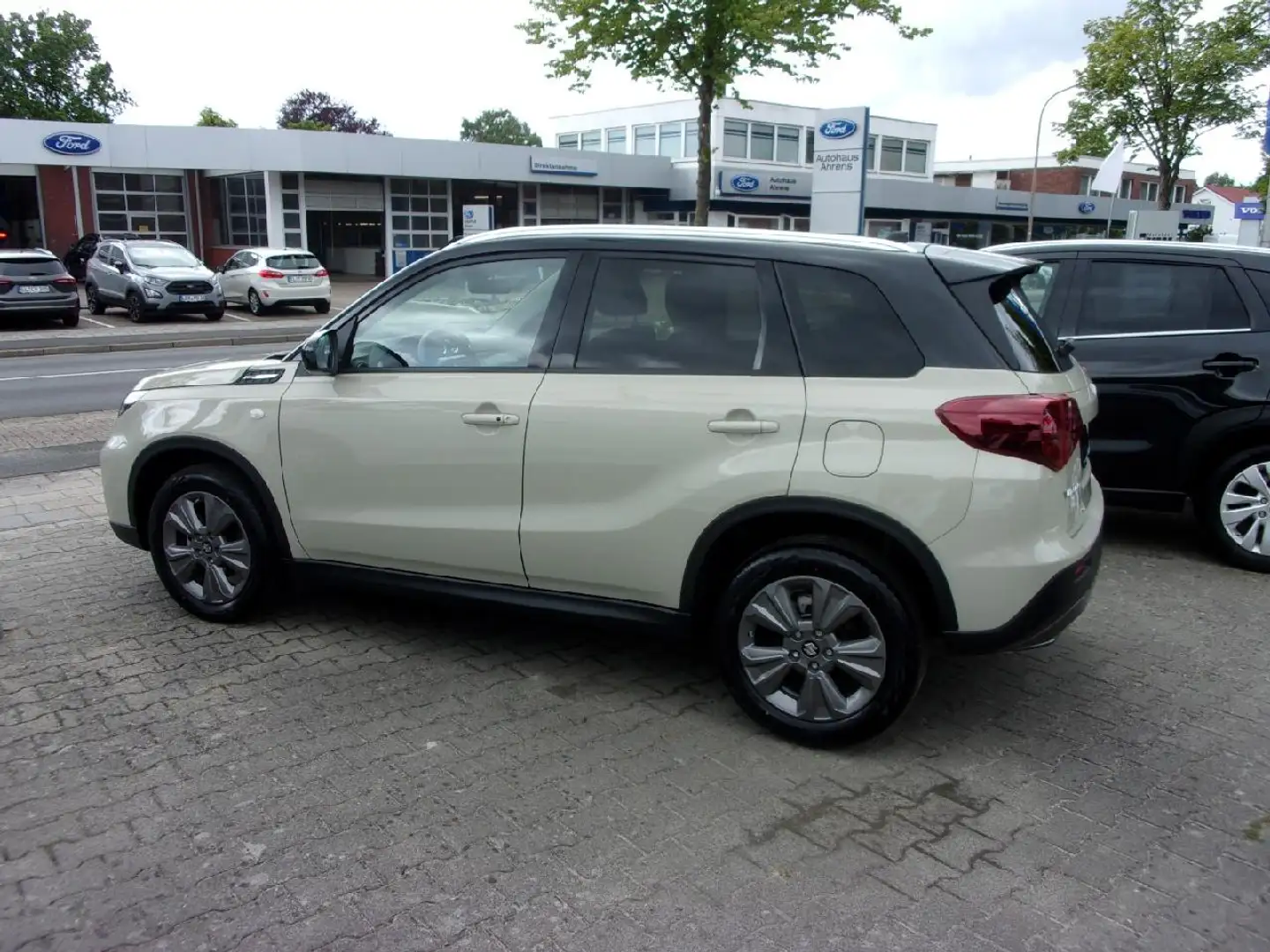 Suzuki Vitara 1.4 MH Comfort 4x2 ACC Navi Beige - 2