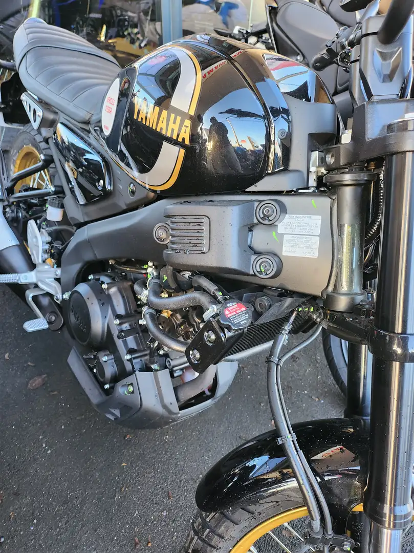 Yamaha XSR 125 Schwarz - 1
