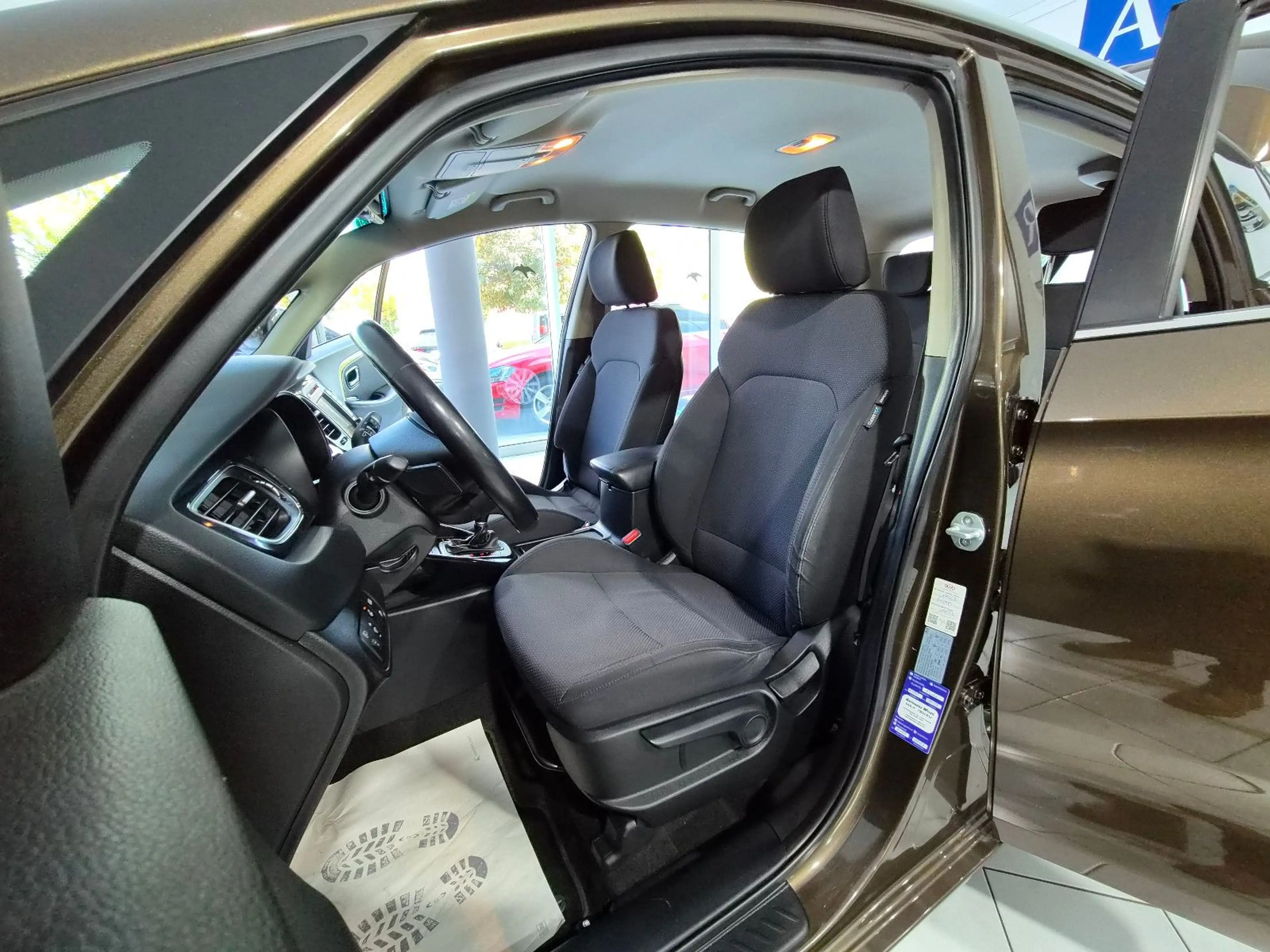 Kia Carens Vision 2.0* 2.HAND*SHZ*AHK*RFK*AUTOMATIK — photo 8