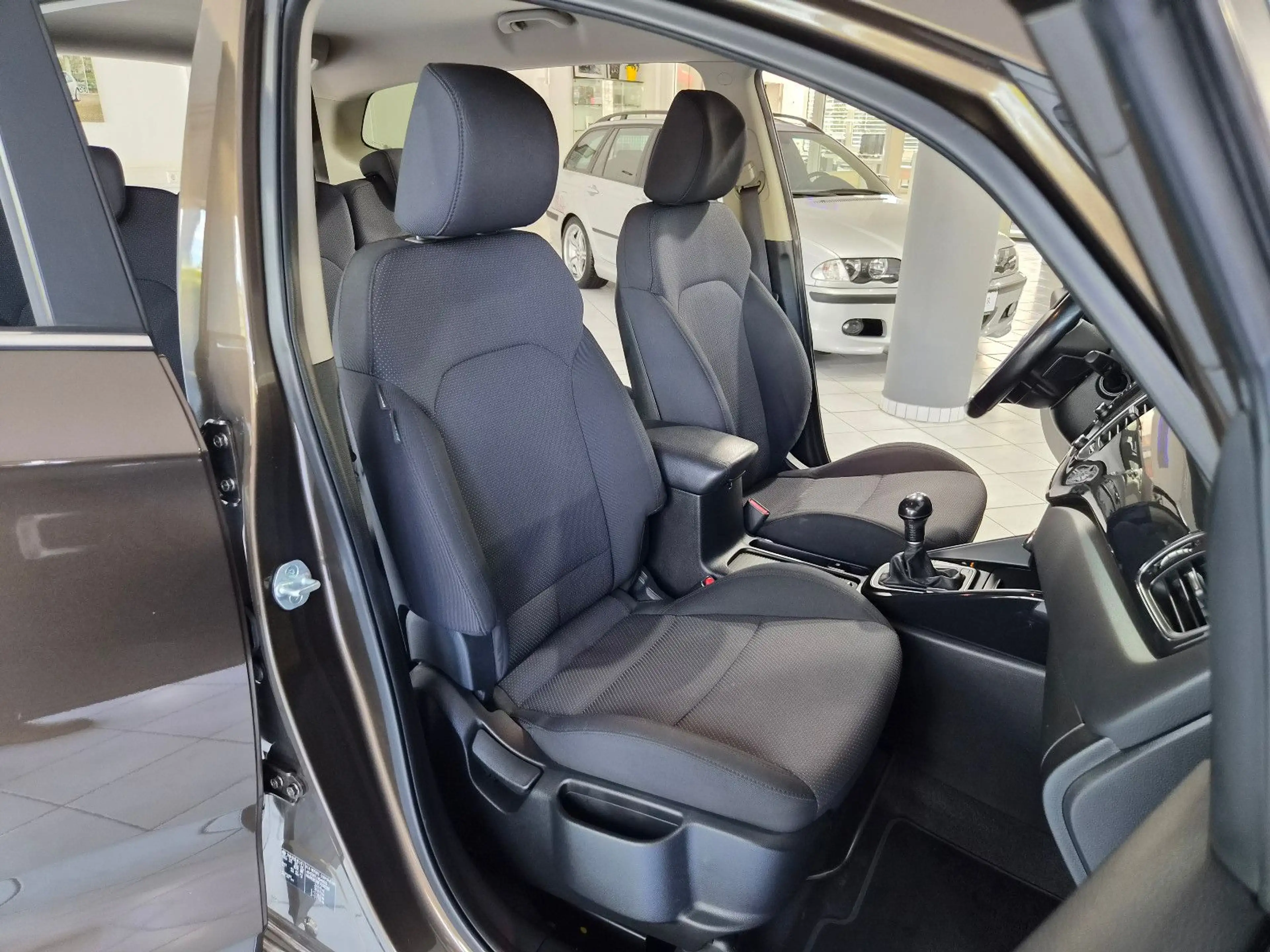 Kia Carens Vision 2.0* 2.HAND*SHZ*AHK*RFK*AUTOMATIK — photo 14