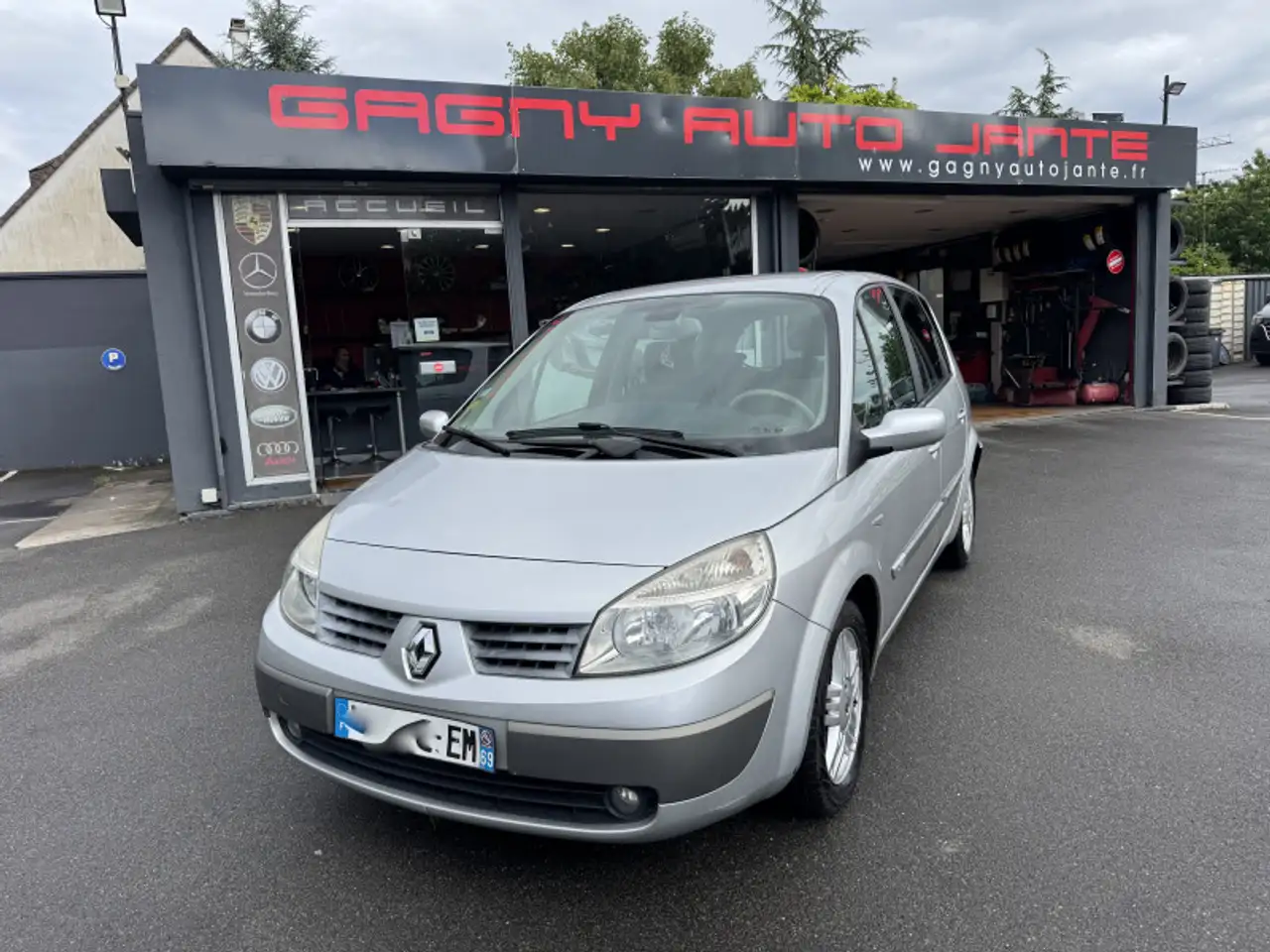 Renault Scenic 1.5 DCI 105CH LUXE PRIVILEGE