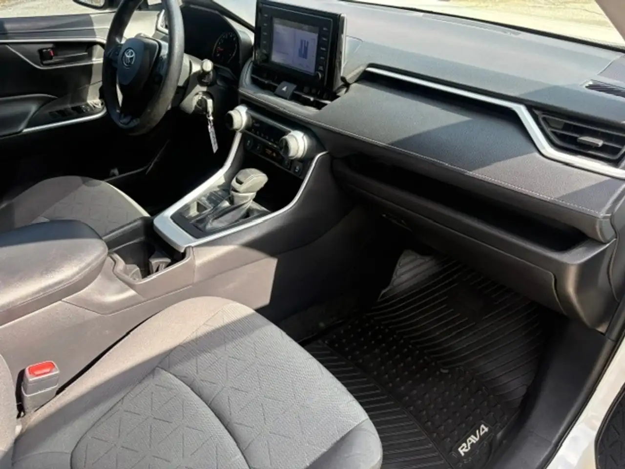 Toyota RAV 4 снимка Toyota RAV 4
