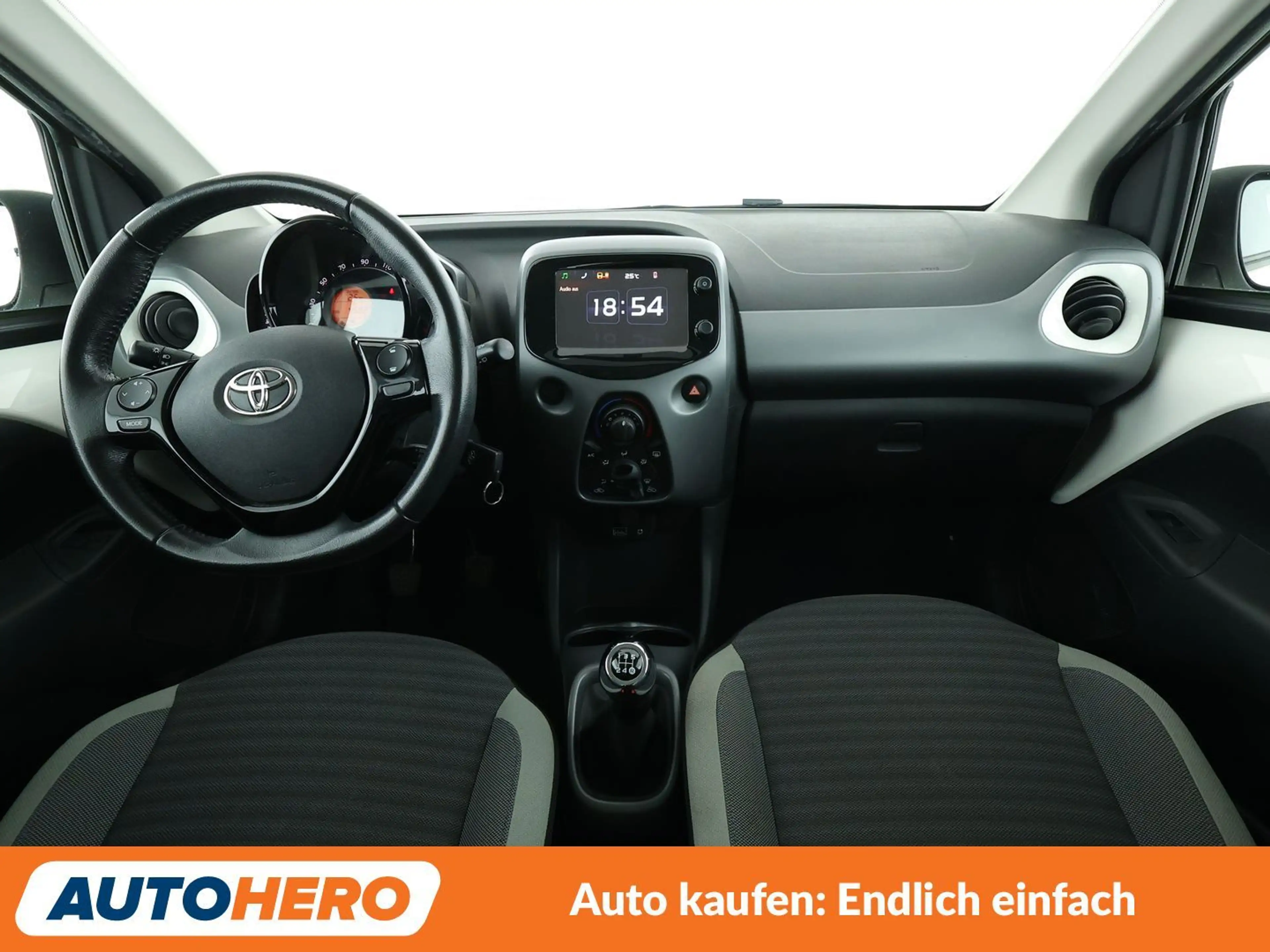 Toyota Aygo 1.0 VVT-i X-Play — photo 12