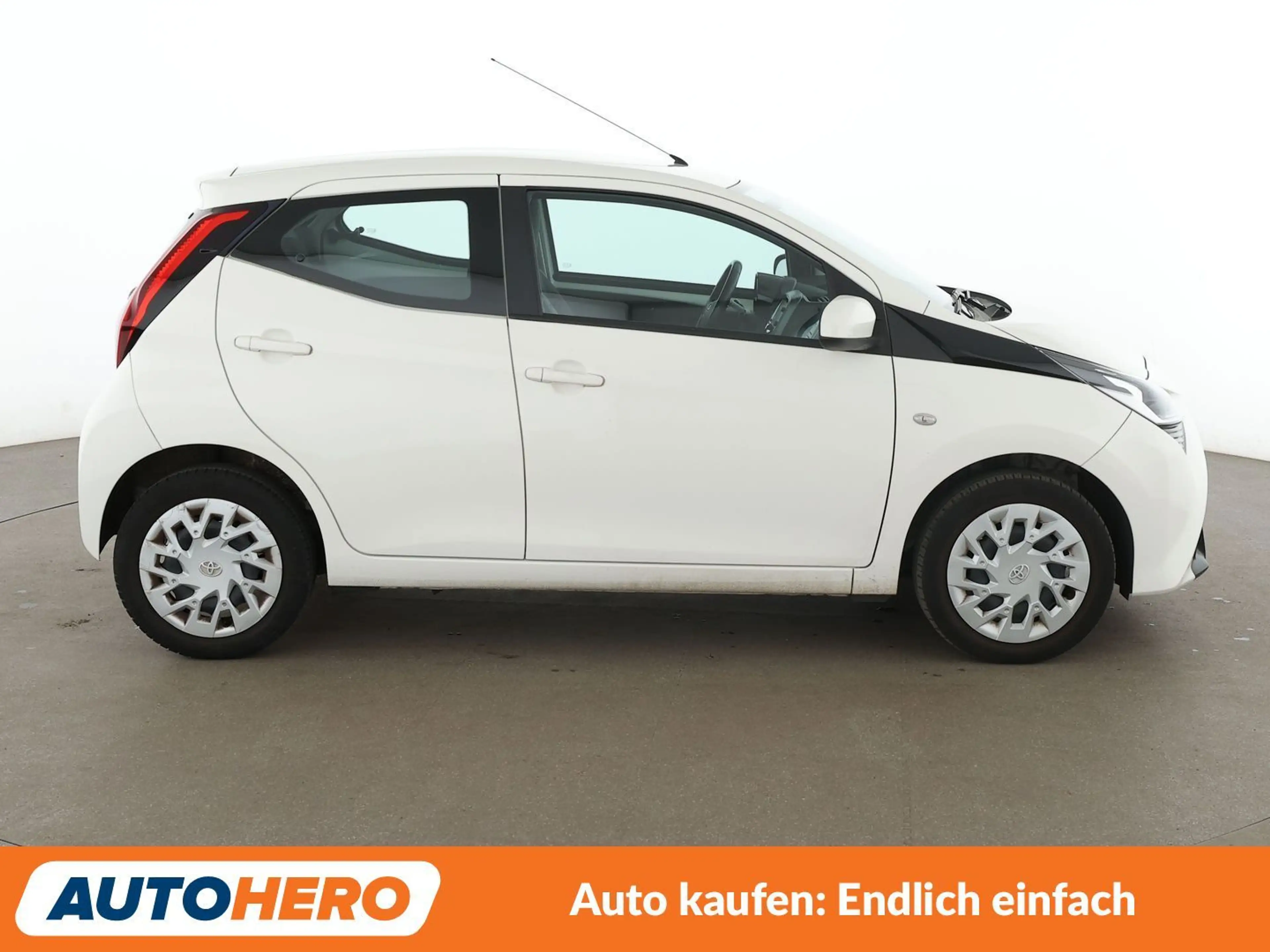 Toyota Aygo 1.0 VVT-i X-Play — photo 7