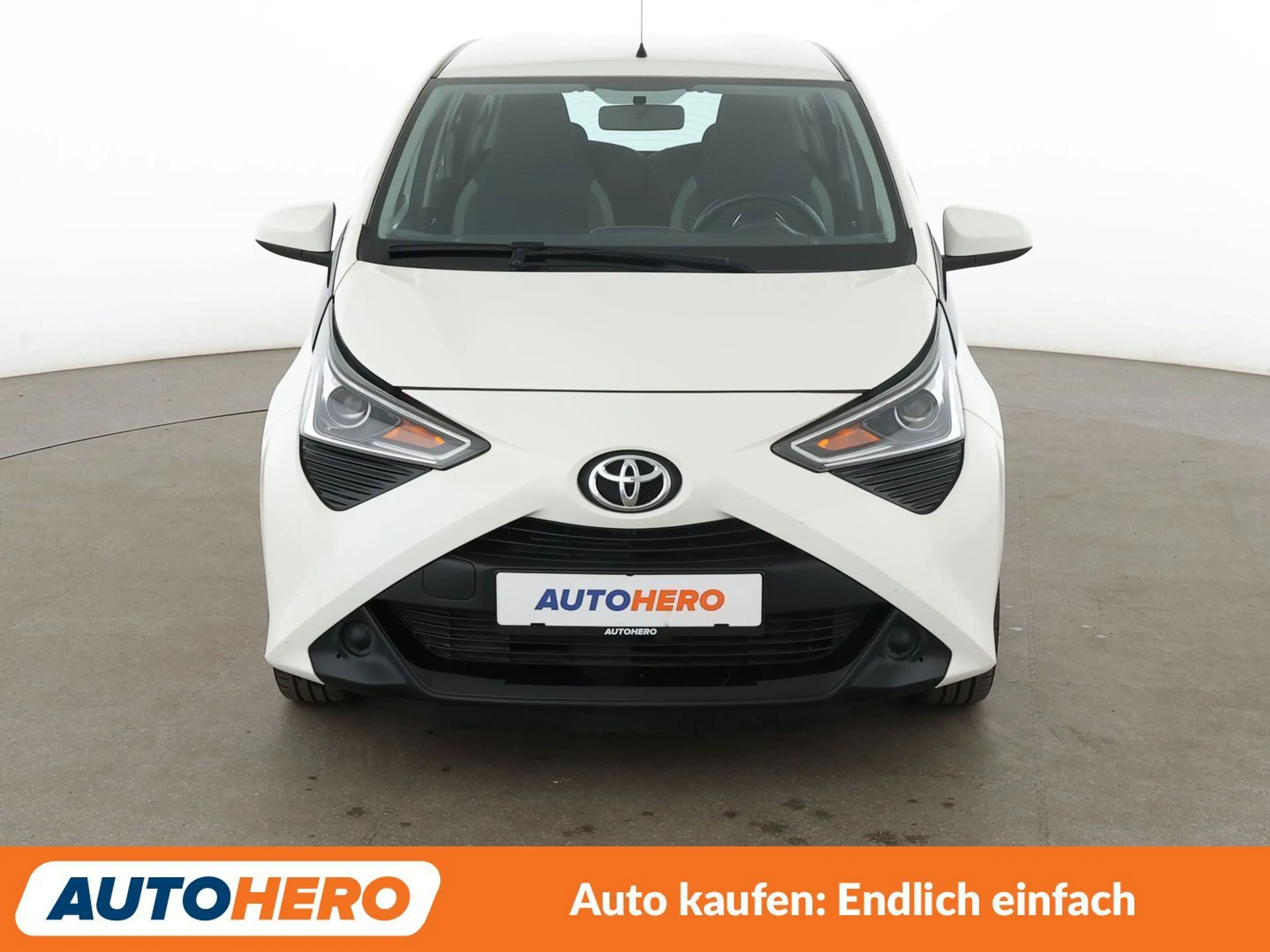 Toyota Aygo 1.0 VVT-i X-Play — photo 9