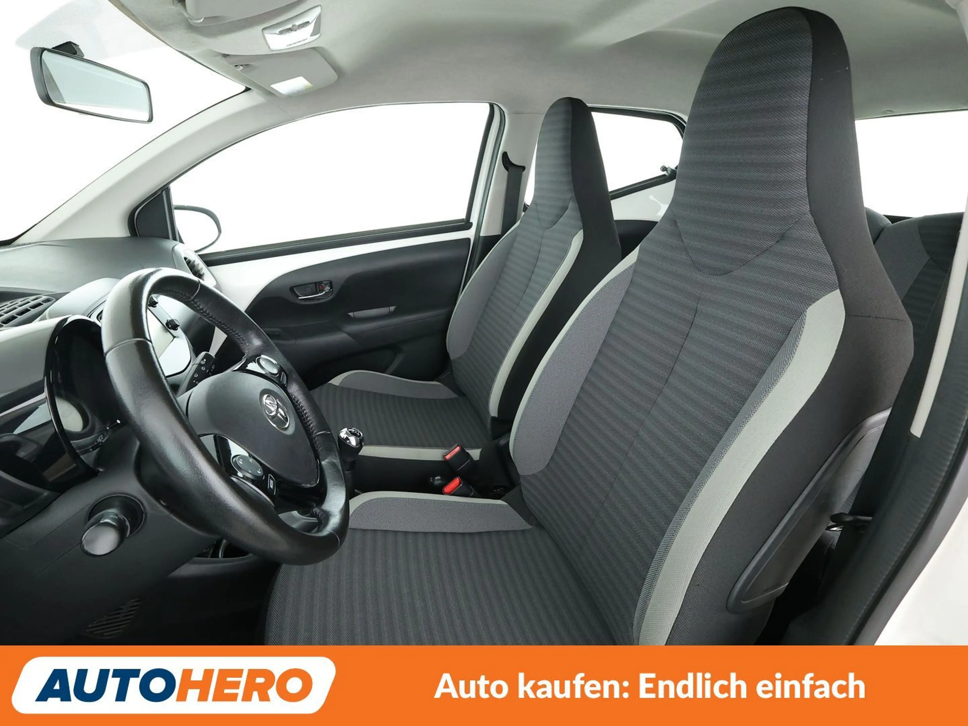 Toyota Aygo 1.0 VVT-i X-Play — photo 10