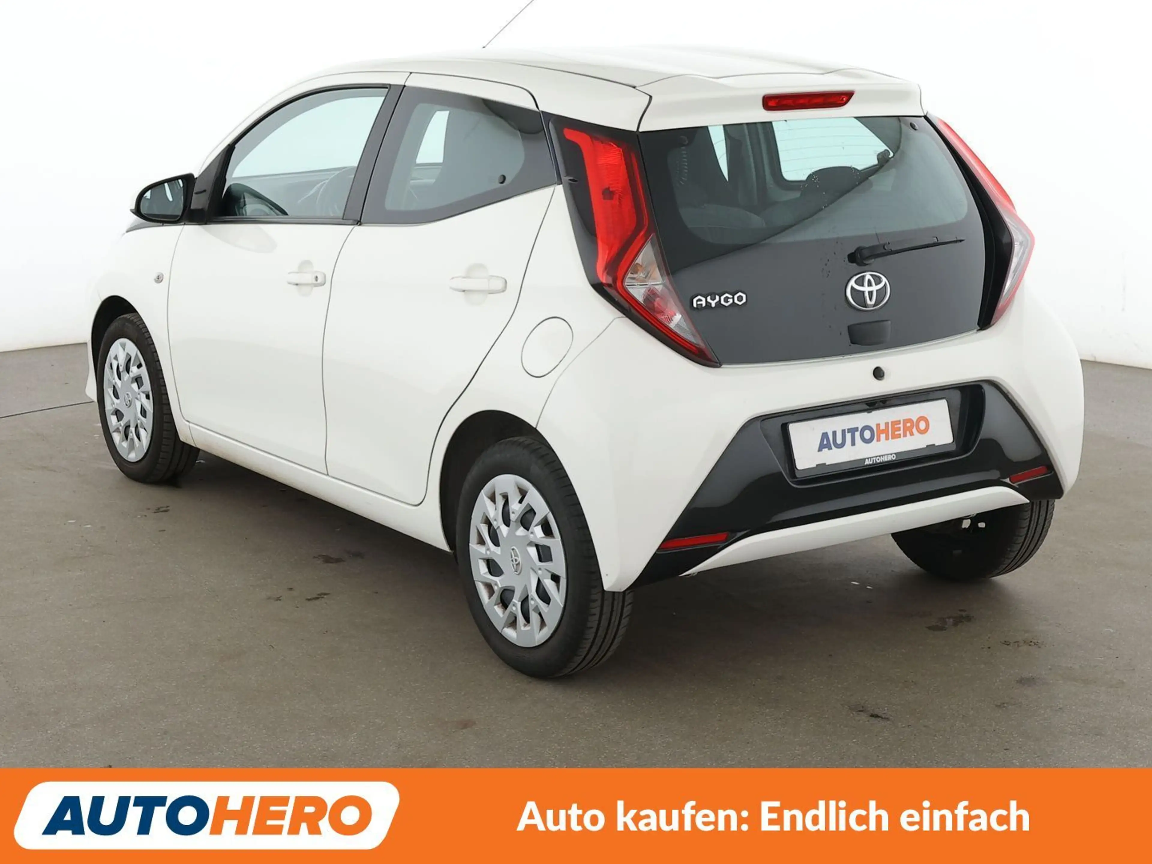 Toyota Aygo 1.0 VVT-i X-Play — photo 4