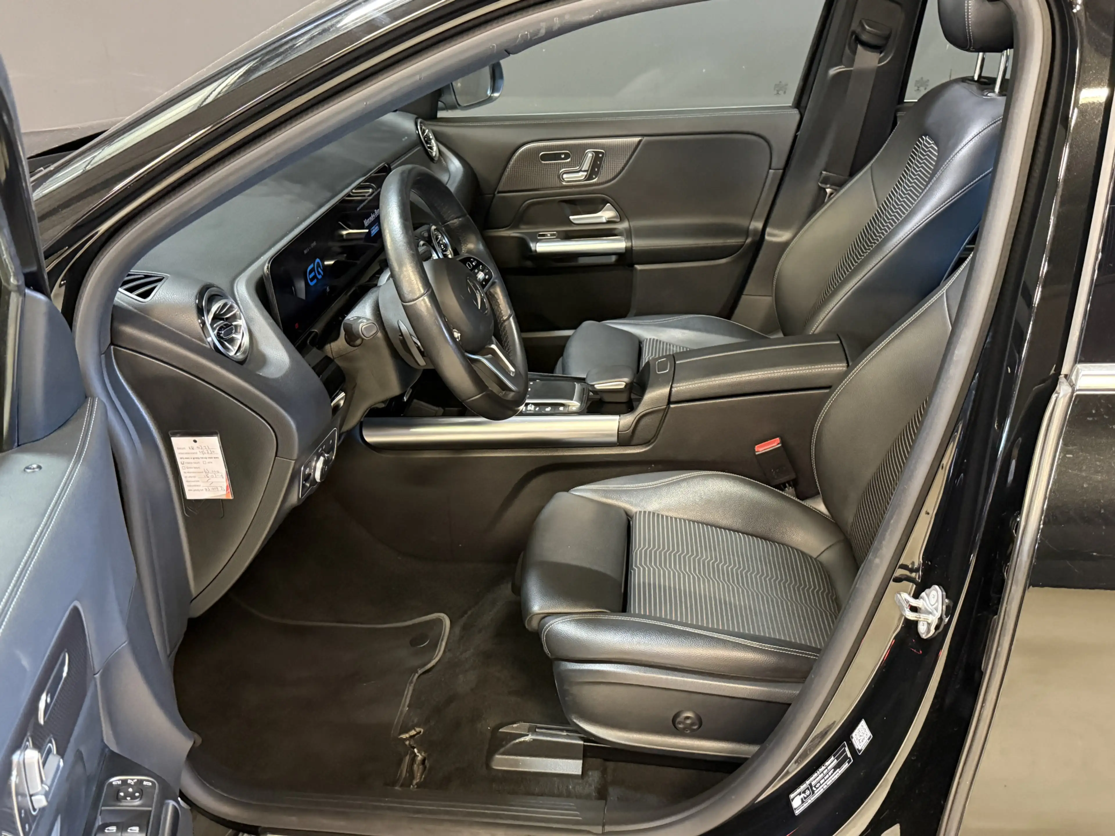 Mercedes-Benz EQA 250 Business Solution Luxury 67 kWh | Pano | 360 Camer — photo 7