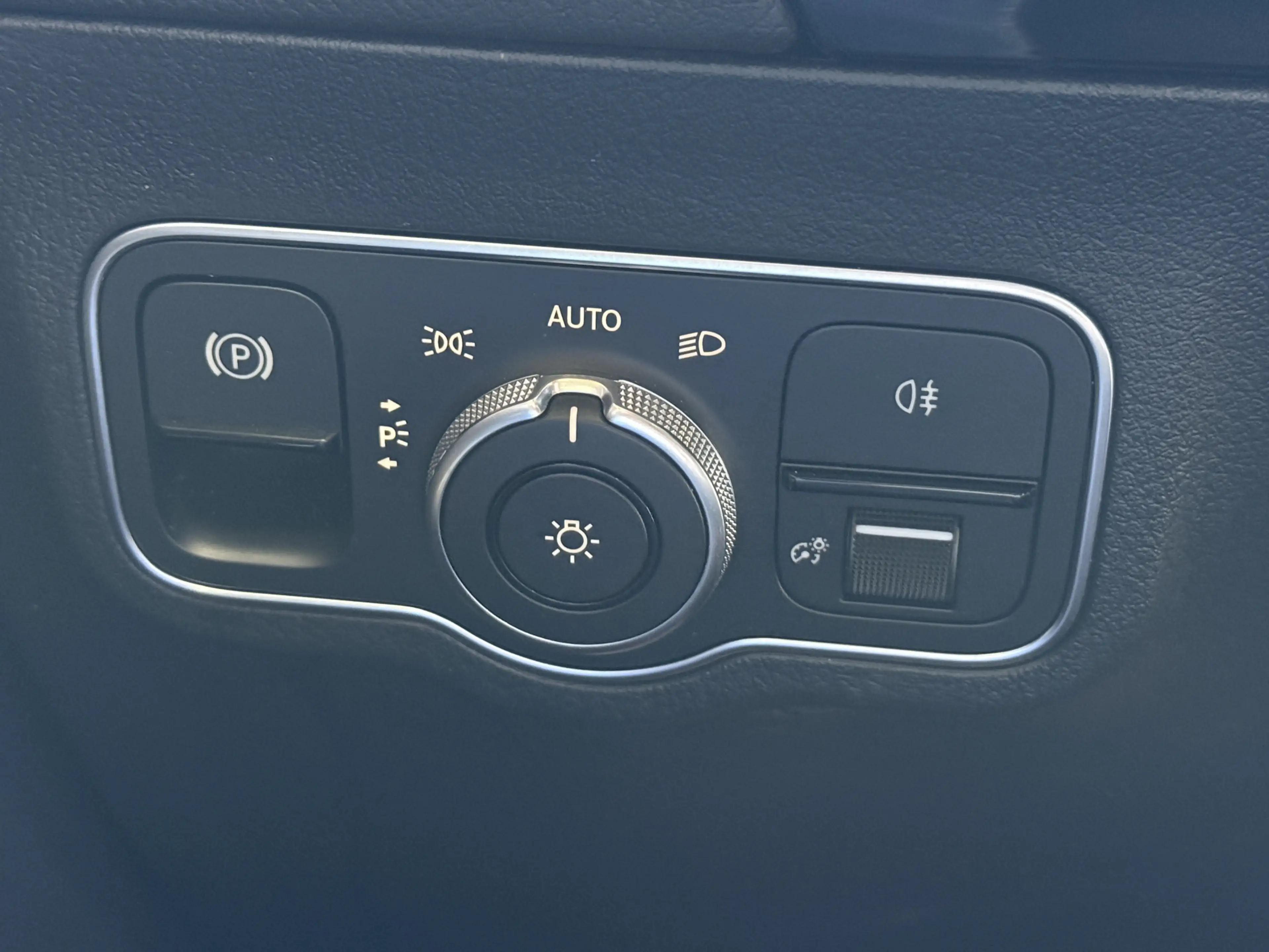 Mercedes-Benz EQA 250 Business Solution Luxury 67 kWh | Pano | 360 Camer — photo 24