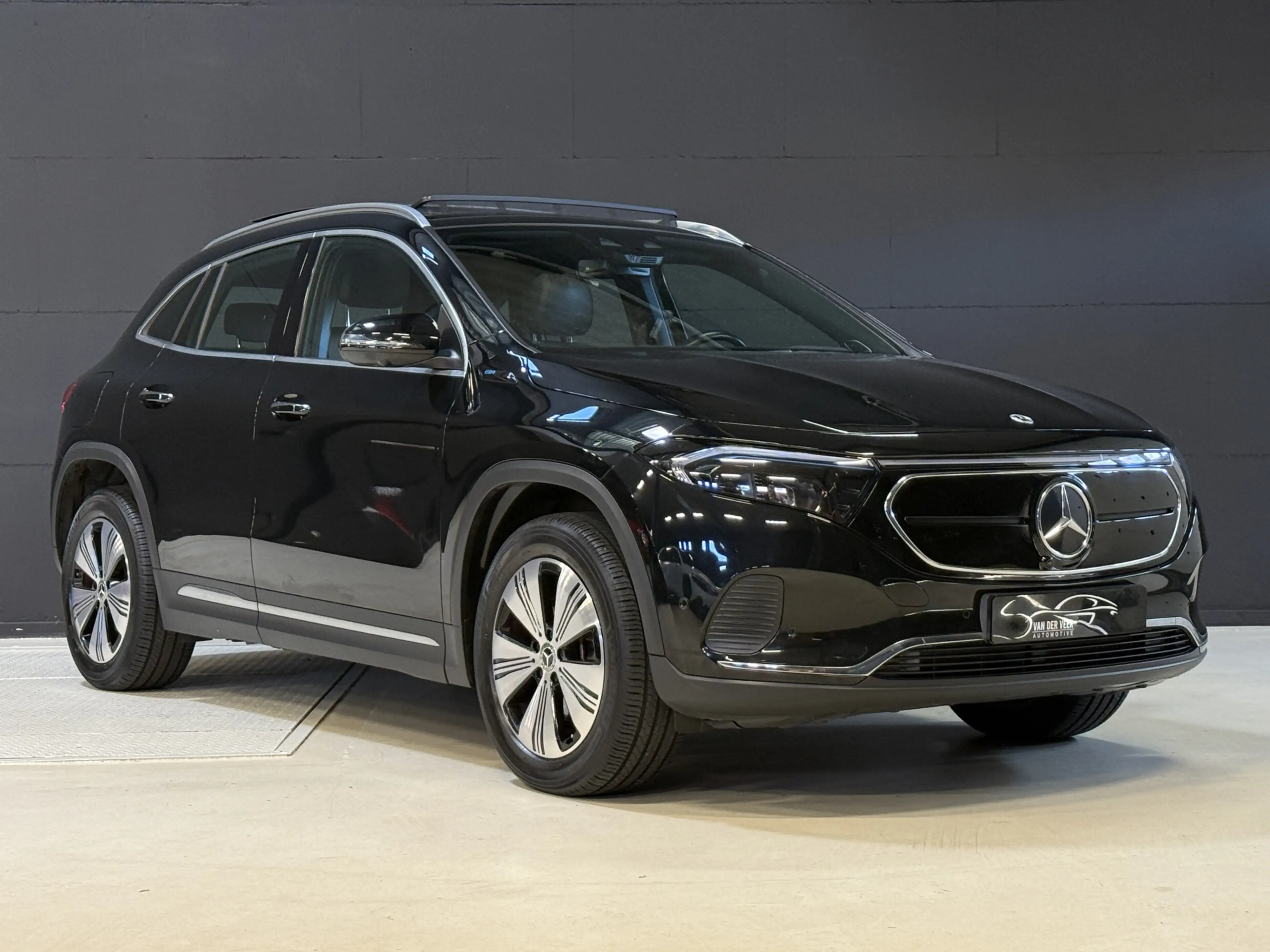 Mercedes-Benz EQA 250 Business Solution Luxury 67 kWh | Pano | 360 Camer — photo 6