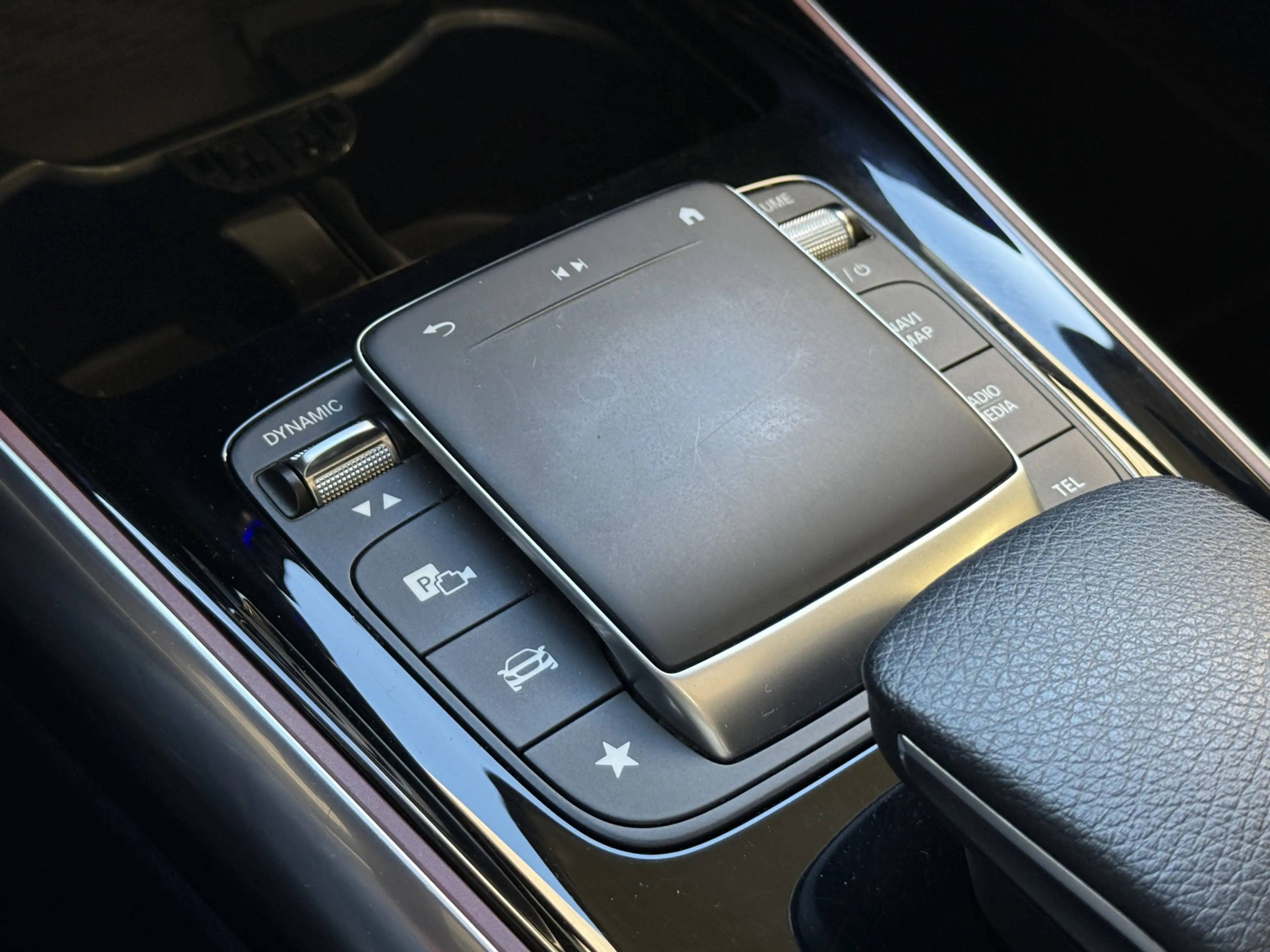 Mercedes-Benz EQA 250 Business Solution Luxury 67 kWh | Pano | 360 Camer — photo 31