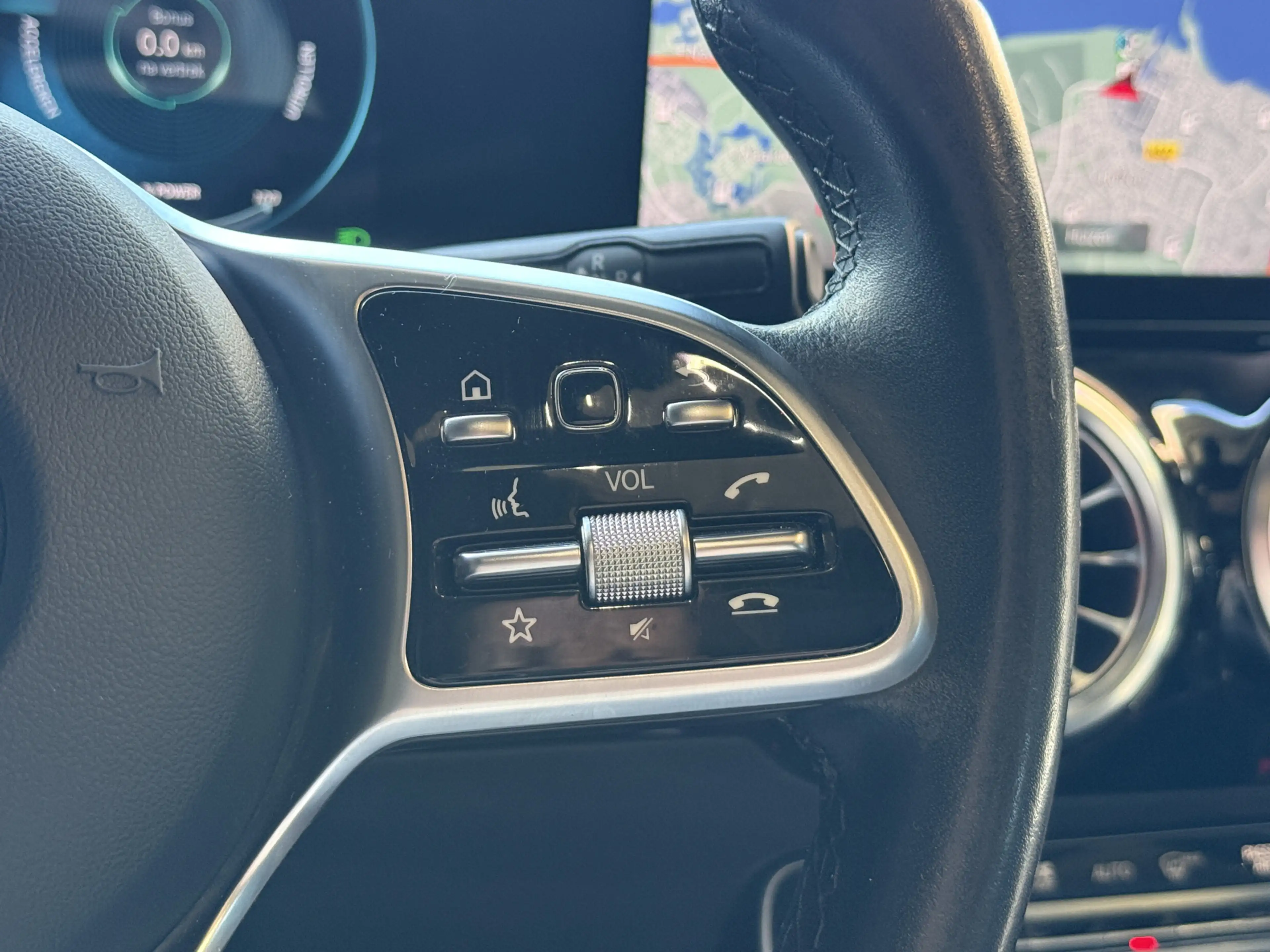 Mercedes-Benz EQA 250 Business Solution Luxury 67 kWh | Pano | 360 Camer — photo 23